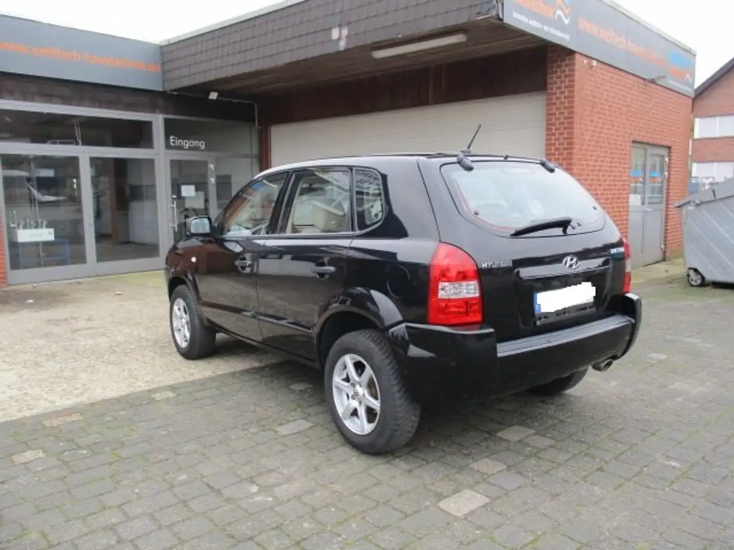 Hyundai TUCSON 2.0 2WD Edition Plus Zwart - 1