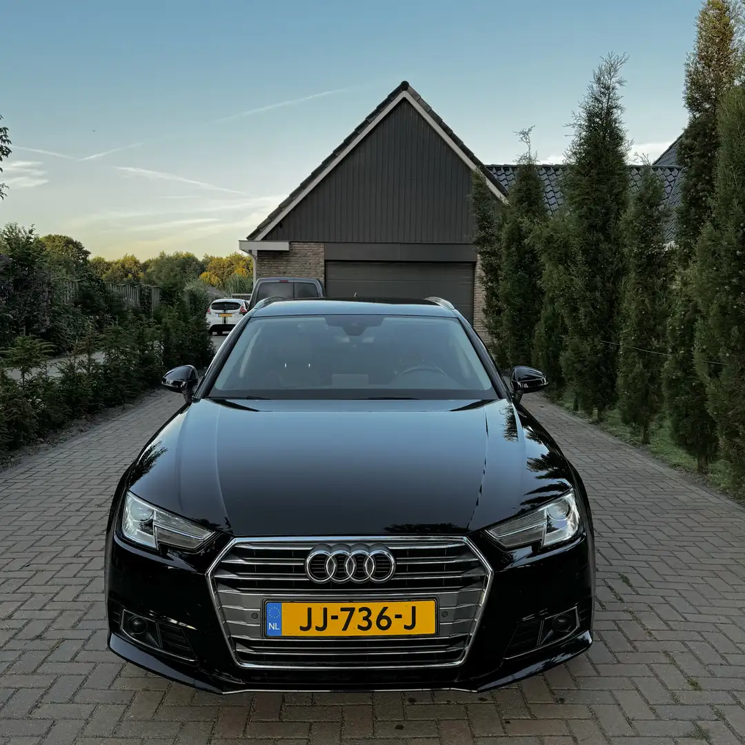 Audi A4 2.0 TDI Sport Pro L Zwart - 1