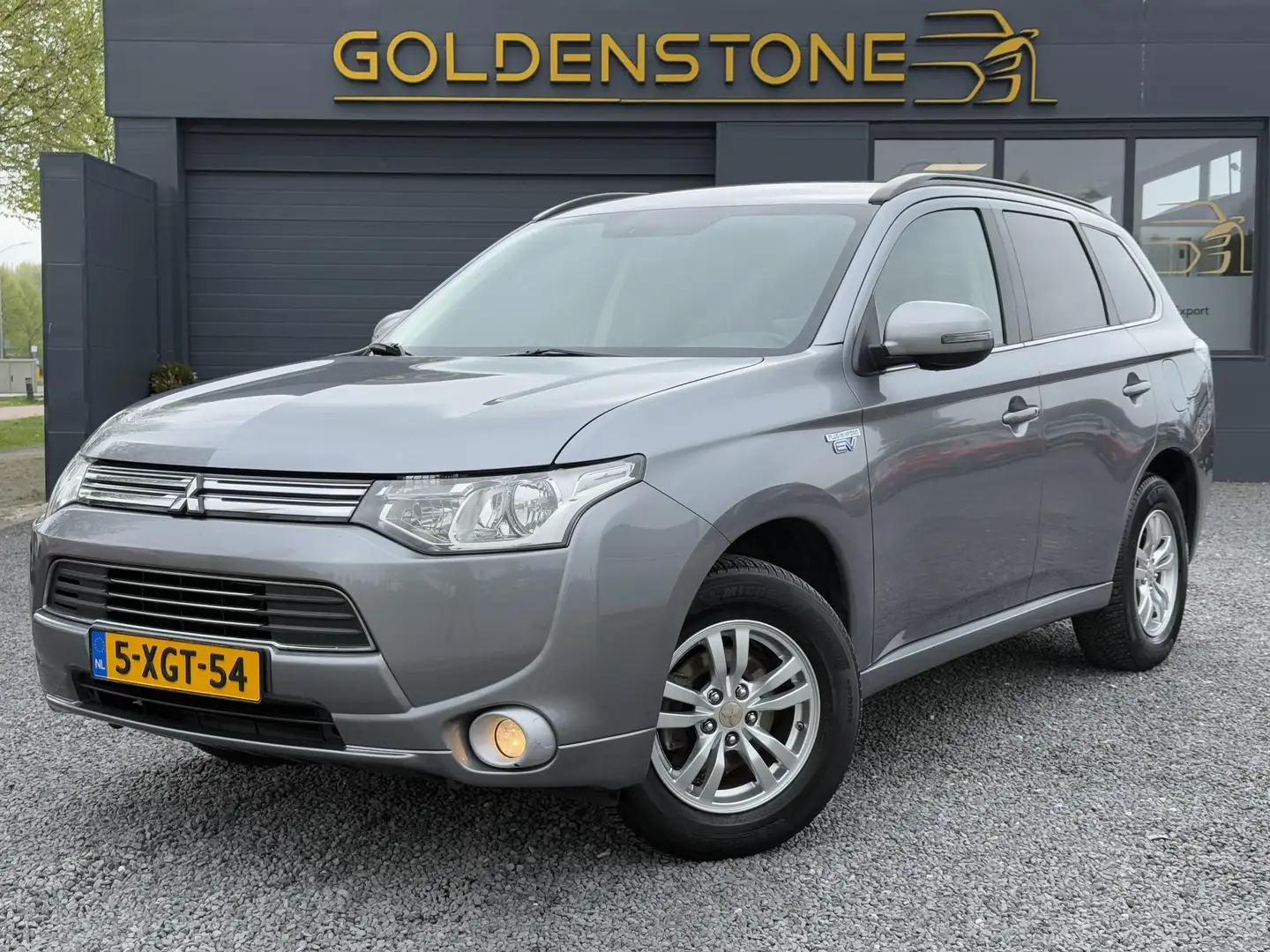Mitsubishi Outlander 2.0 PHEV Business Edition 2e Eigenaar,Navi,Clima,C Grijs - 1