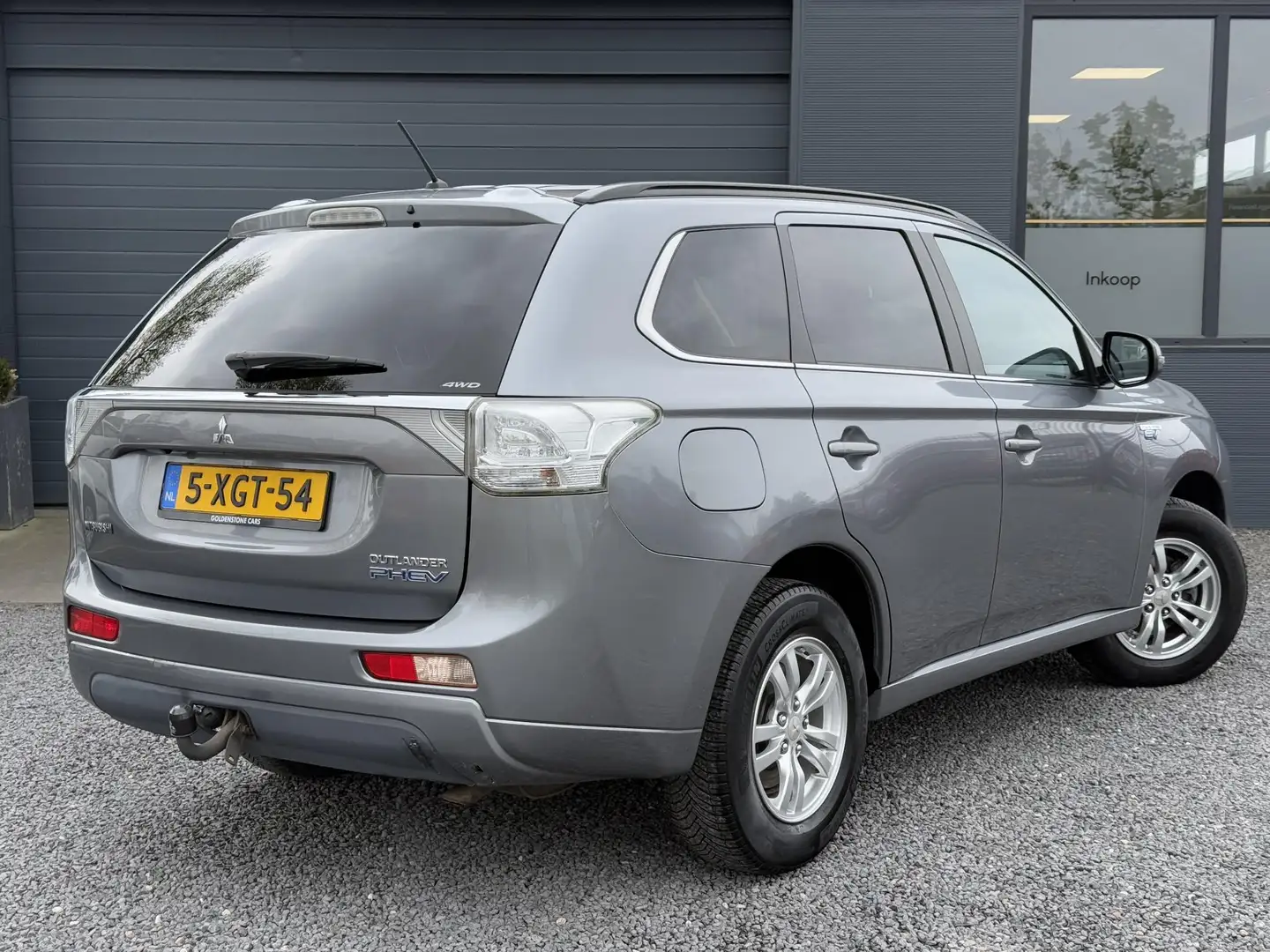 Mitsubishi Outlander 2.0 PHEV Business Edition 2e Eigenaar,Navi,Clima,C Grijs - 2