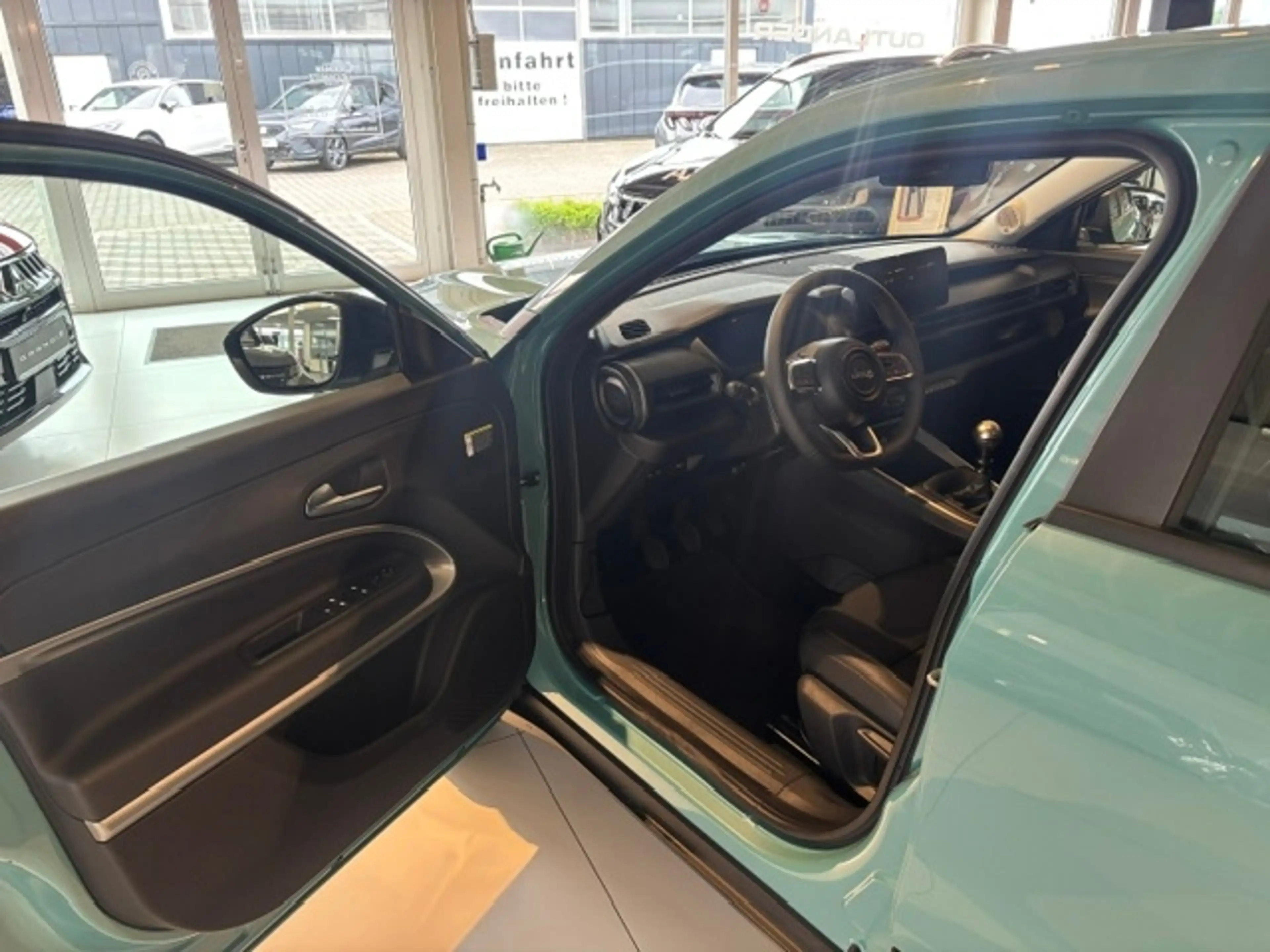 Jeep Avenger Altitude — photo 11