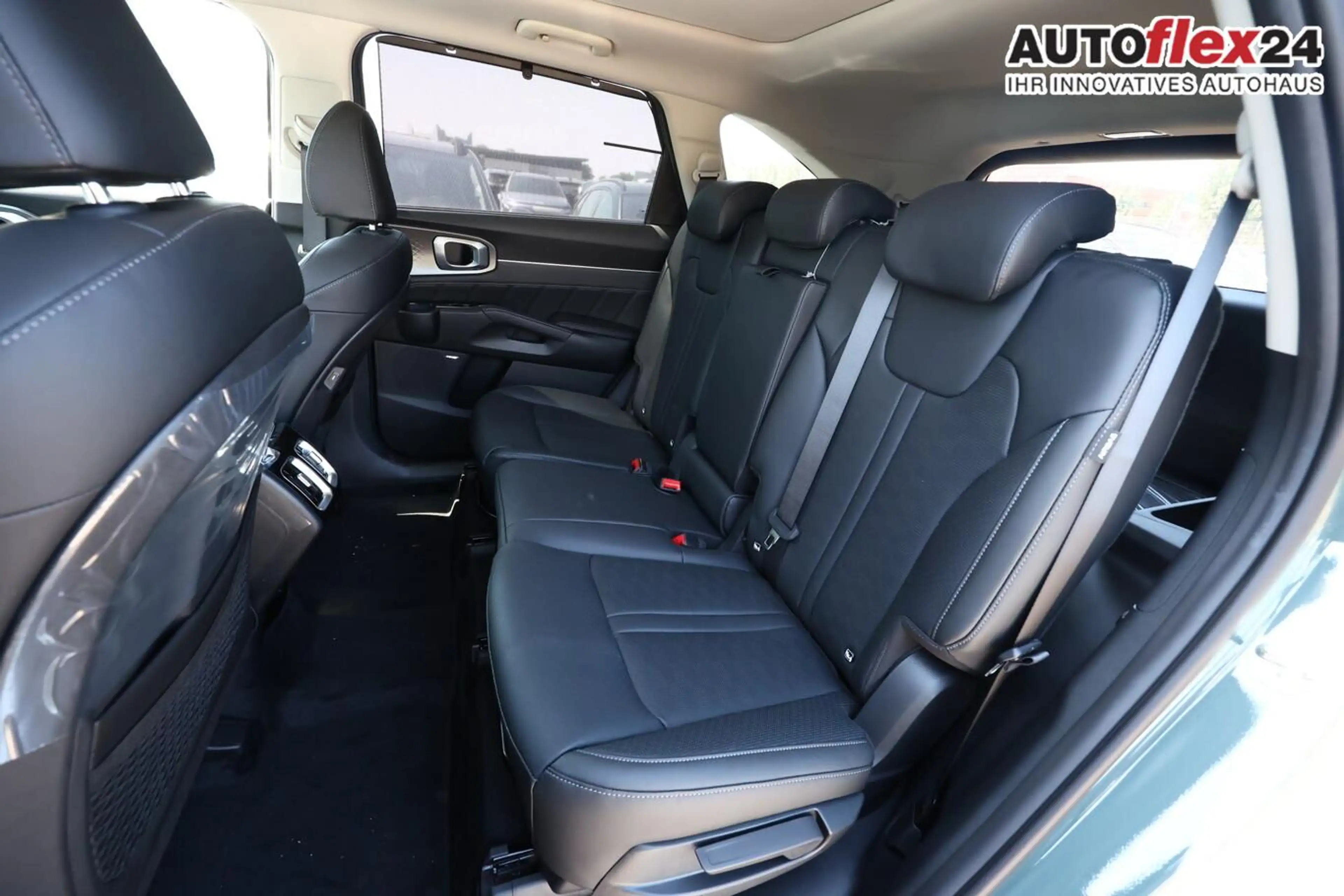 Kia Sorento 4WD 7S Pano Bose HUD eHK ACC SHZ Nav Kam 142 kW... — photo 9