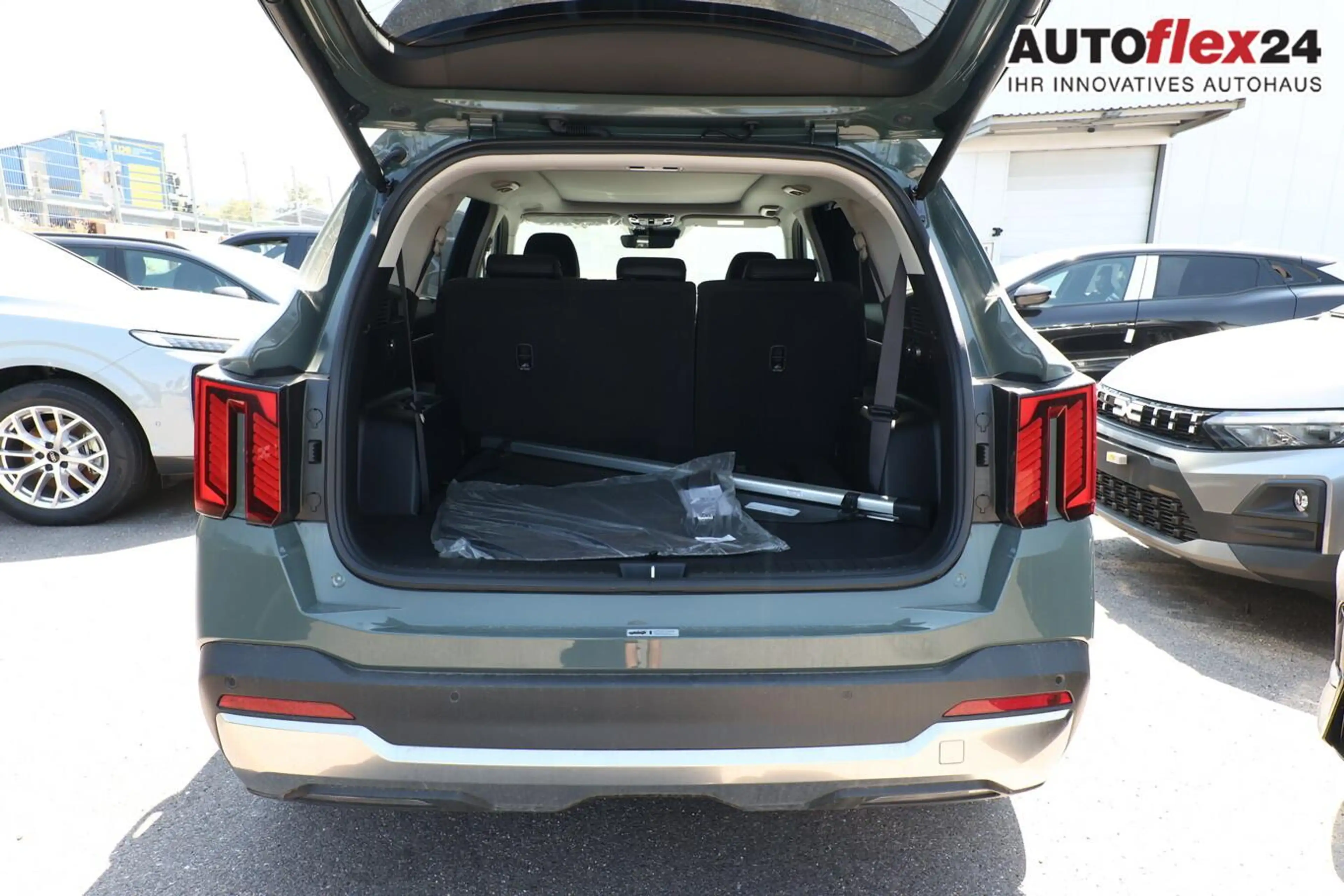 Kia Sorento 4WD 7S Pano Bose HUD eHK ACC SHZ Nav Kam 142 kW... — photo 10