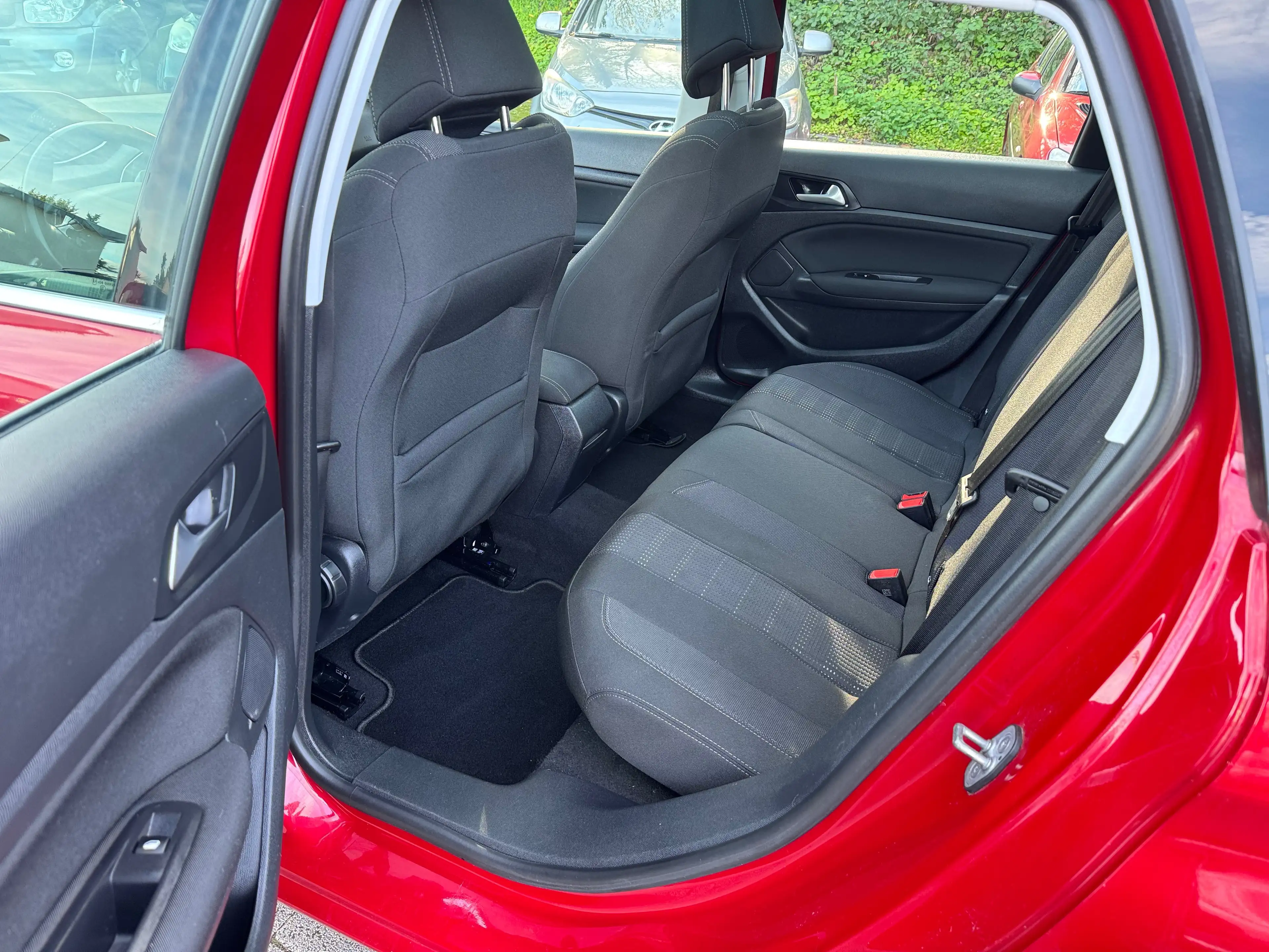 Peugeot 308 Allure, Lückenlos Scheckheft gepflegt bei Peugeot — photo 7