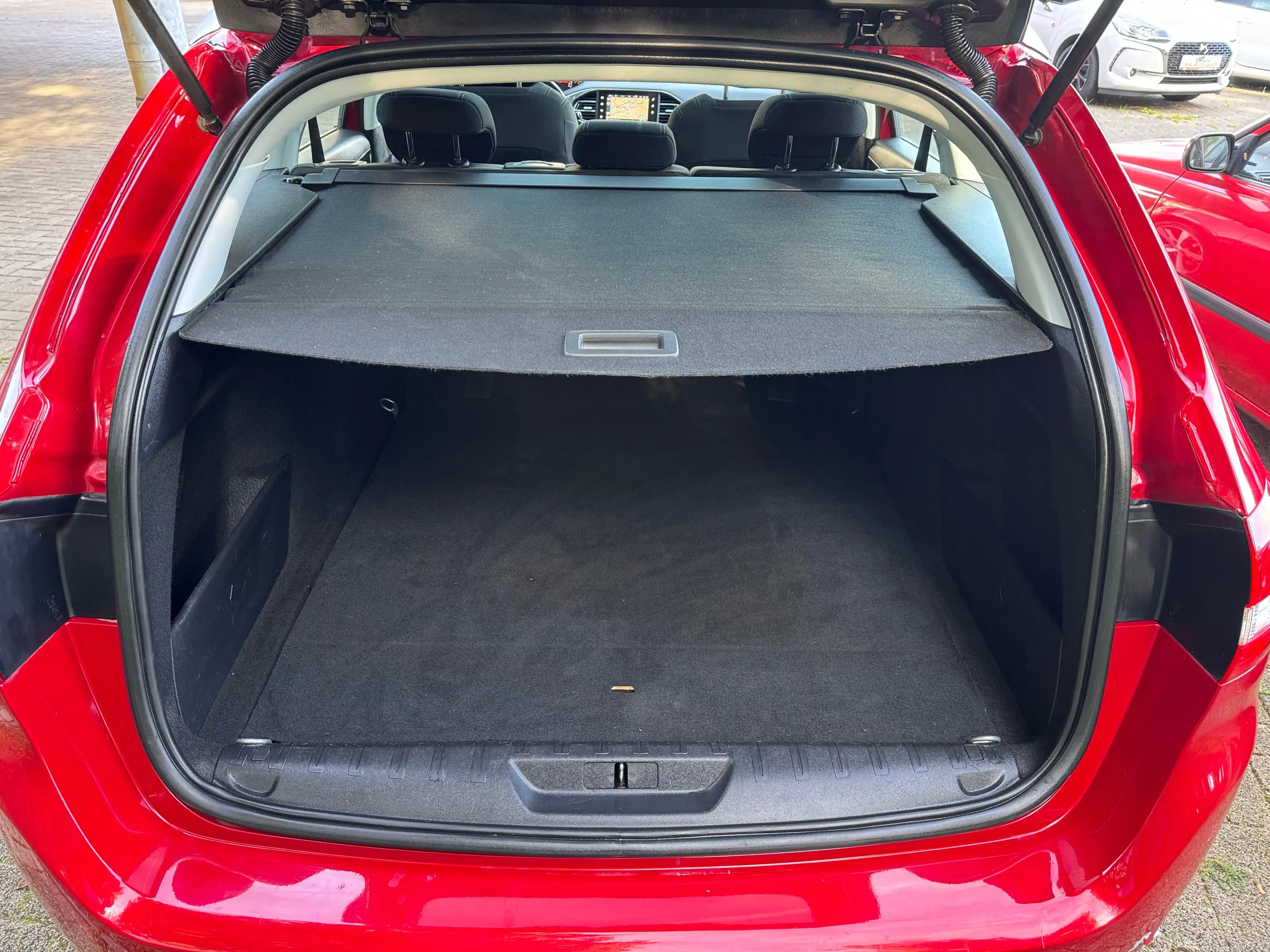 Peugeot 308 Allure, Lückenlos Scheckheft gepflegt bei Peugeot — photo 11