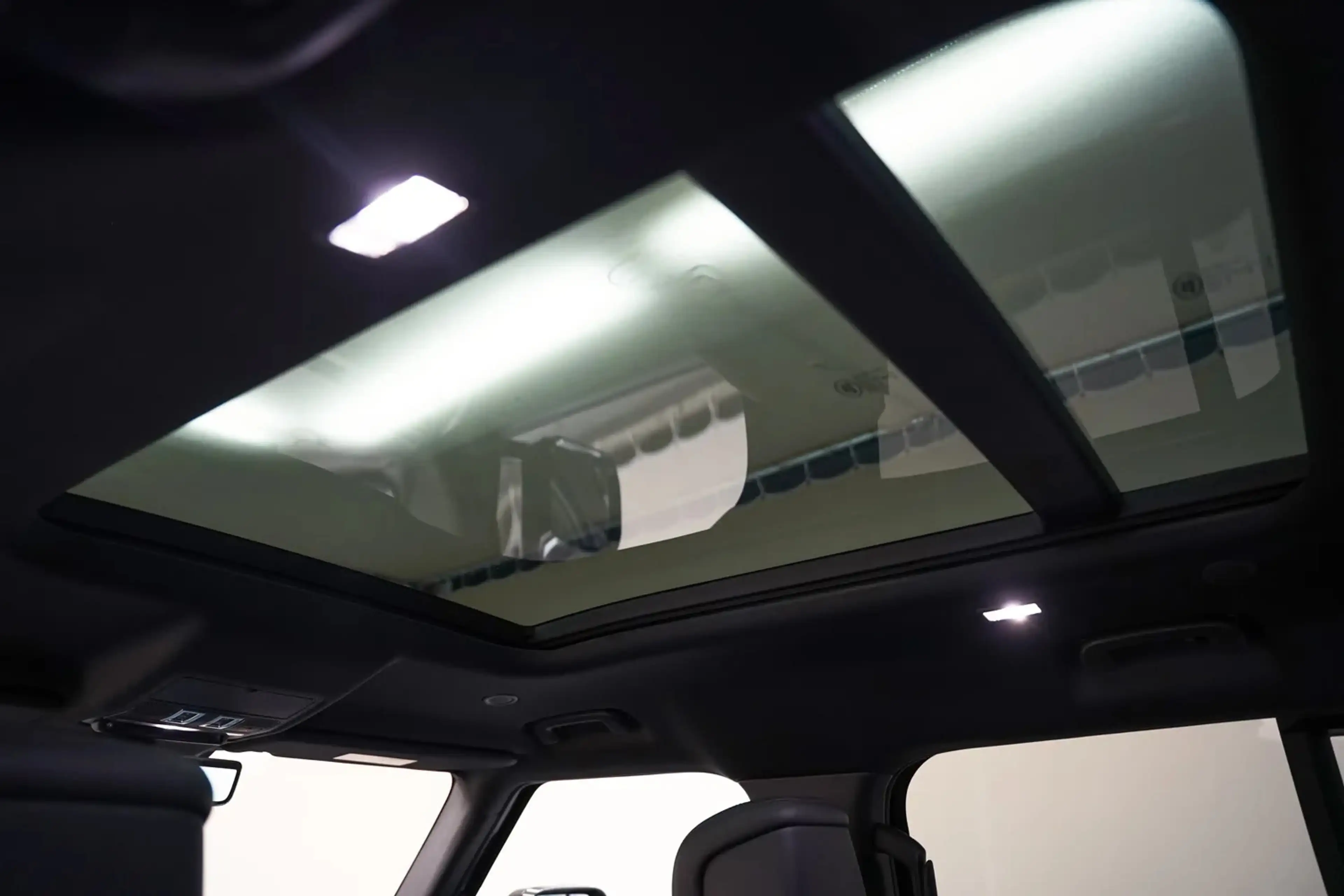 Land Rover Defender 2.0 P400e 110 X-Dynamic HSE [ Panorama Meridian Lu — photo 5
