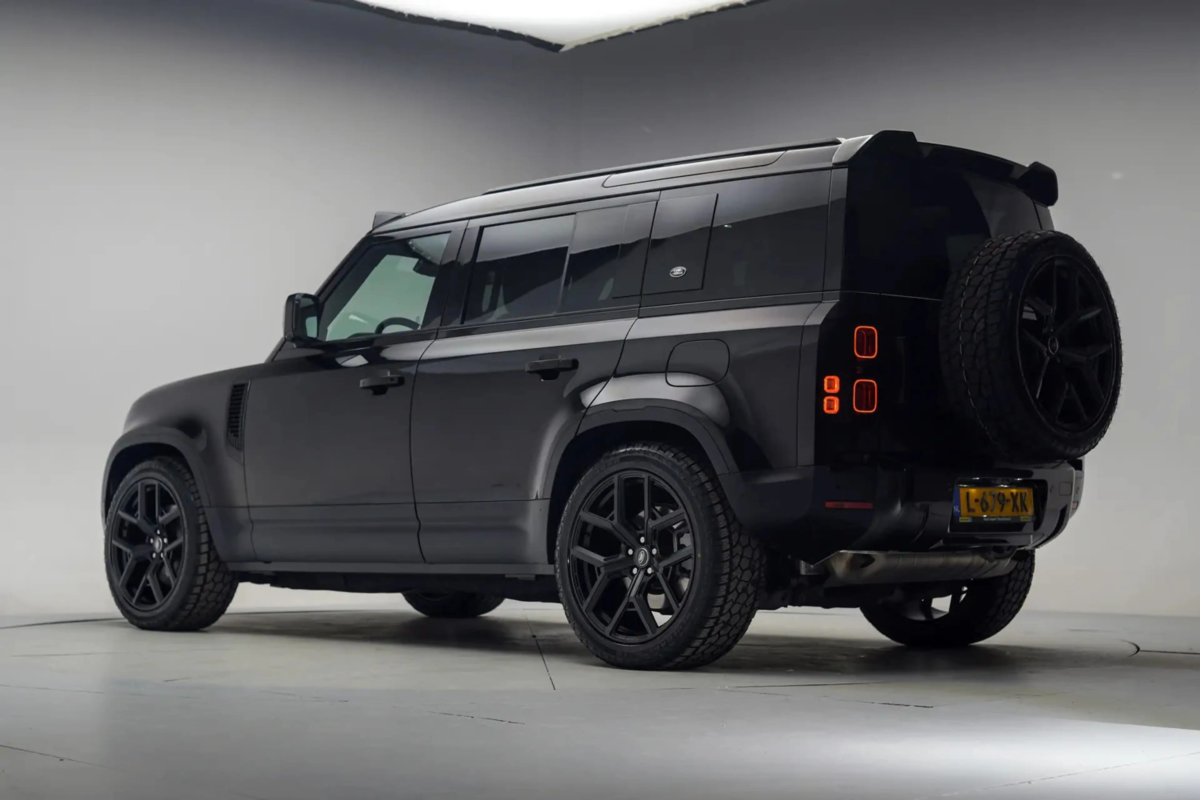 Land Rover Defender 2.0 P400e 110 X-Dynamic HSE [ Panorama Meridian Lu — photo 3
