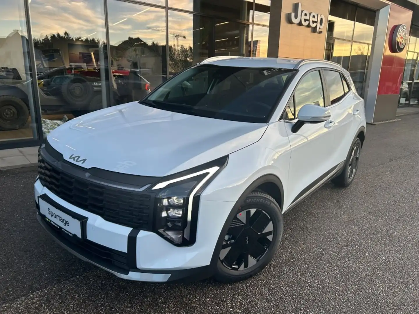 Kia Sportage 1,6 TGDI DCT7 4WD Weiß - 1