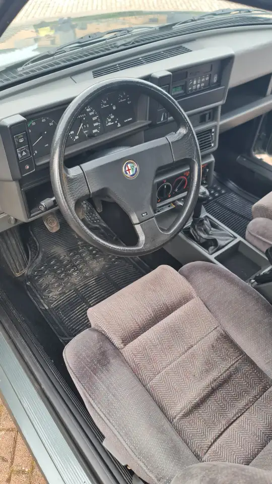 Alfa Romeo 75 2.0i ts, foto 11