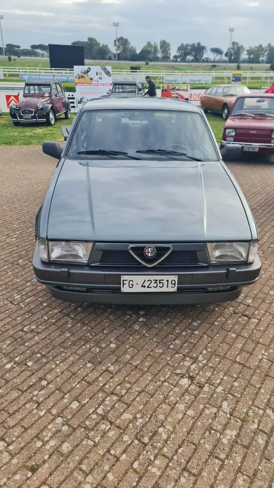 Alfa Romeo 75 2.0i ts, foto 3
