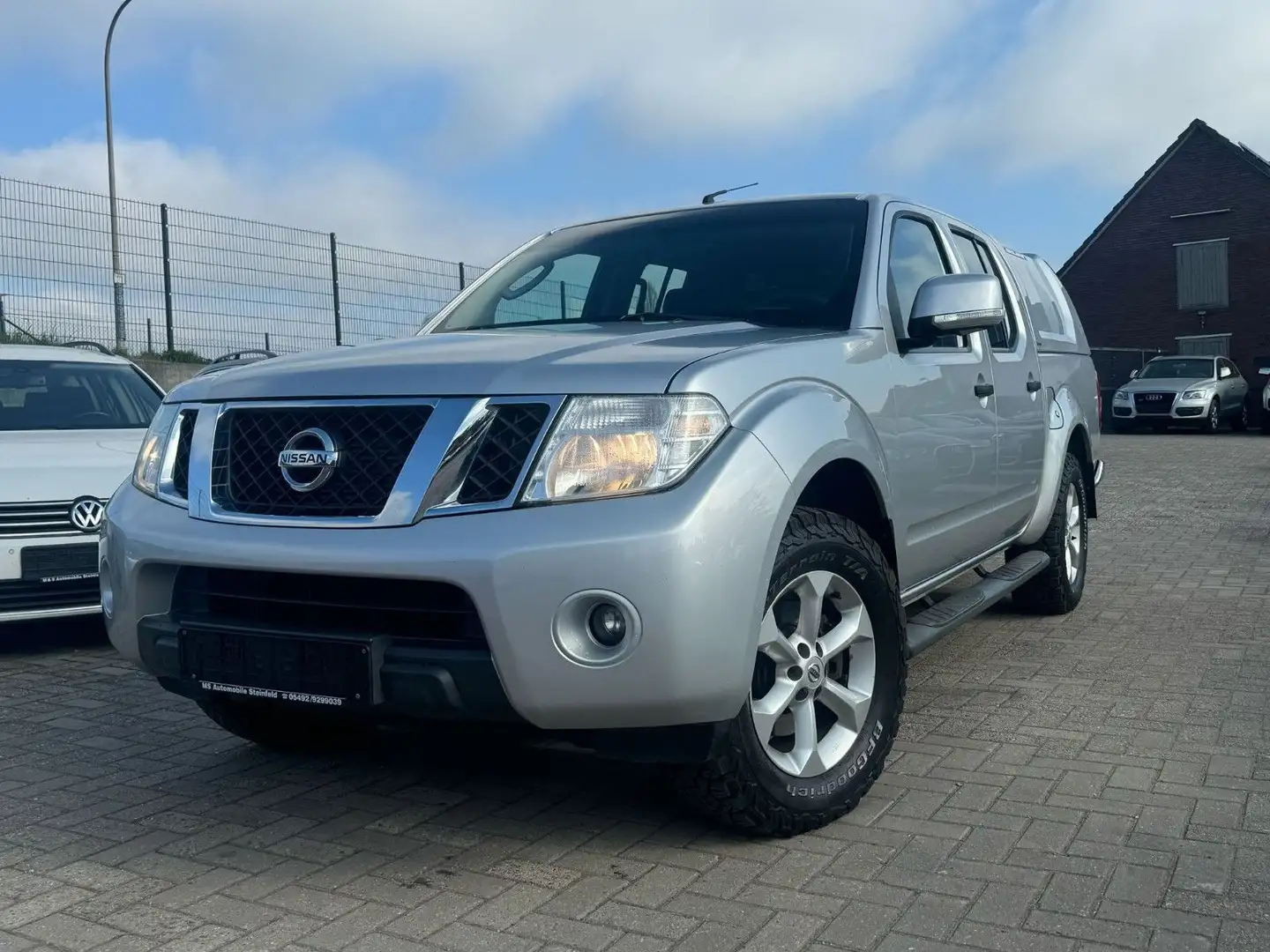Nissan Navara Pickup Double Cab SE 4X4/Shz/Mfl/ Plateado - 1