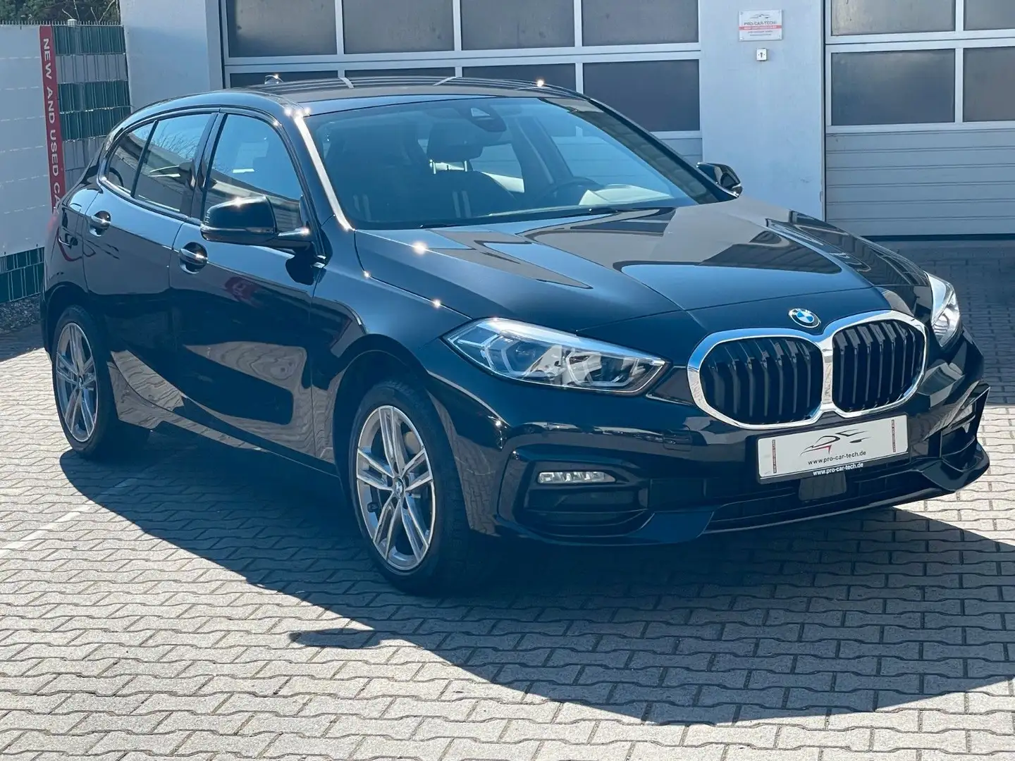 BMW 118 i Sport Line|Automatik|HiFi|LED|M-Alufelgen Noir - 1