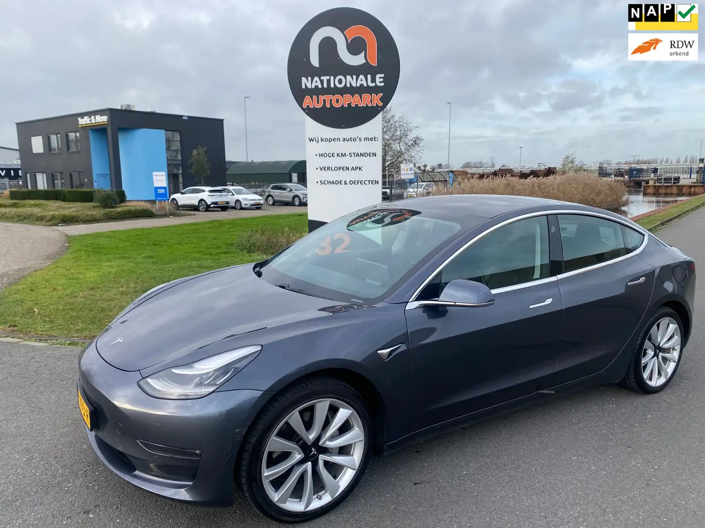 Tesla Model 3 2019 * Long Range AWD 75 kWh * APK * Grijs - 1