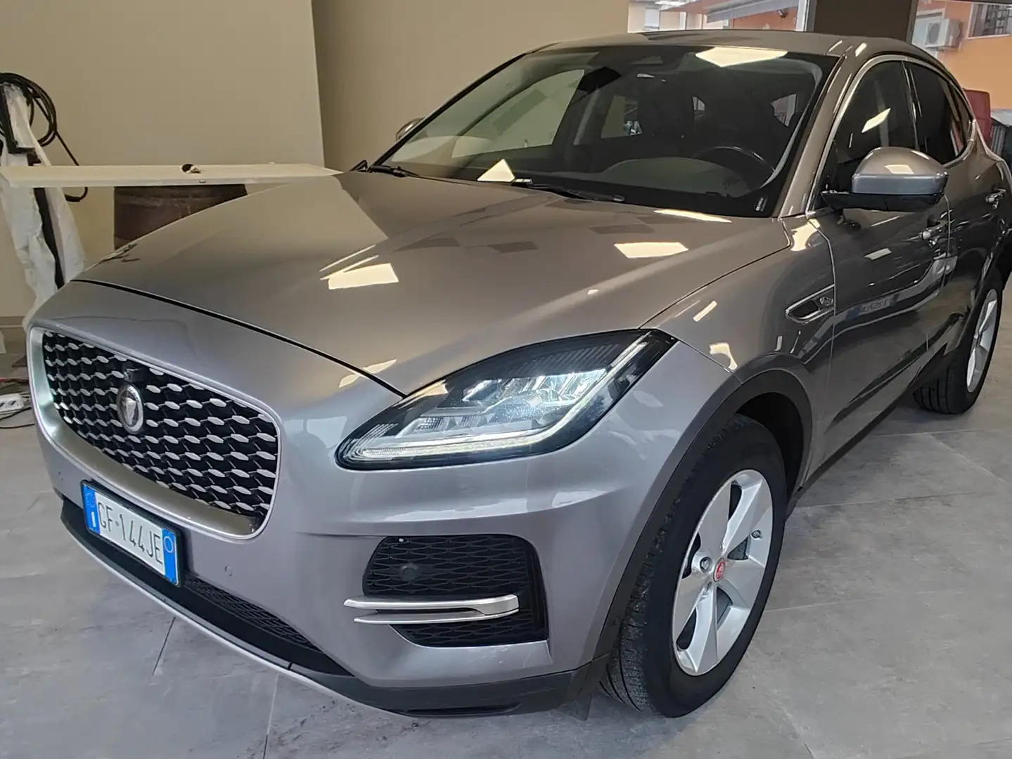 Jaguar E-Pace E-Pace AUTOCARRO 2021 2.0d i4 mhev SE awd 163cv au Grigio - 2