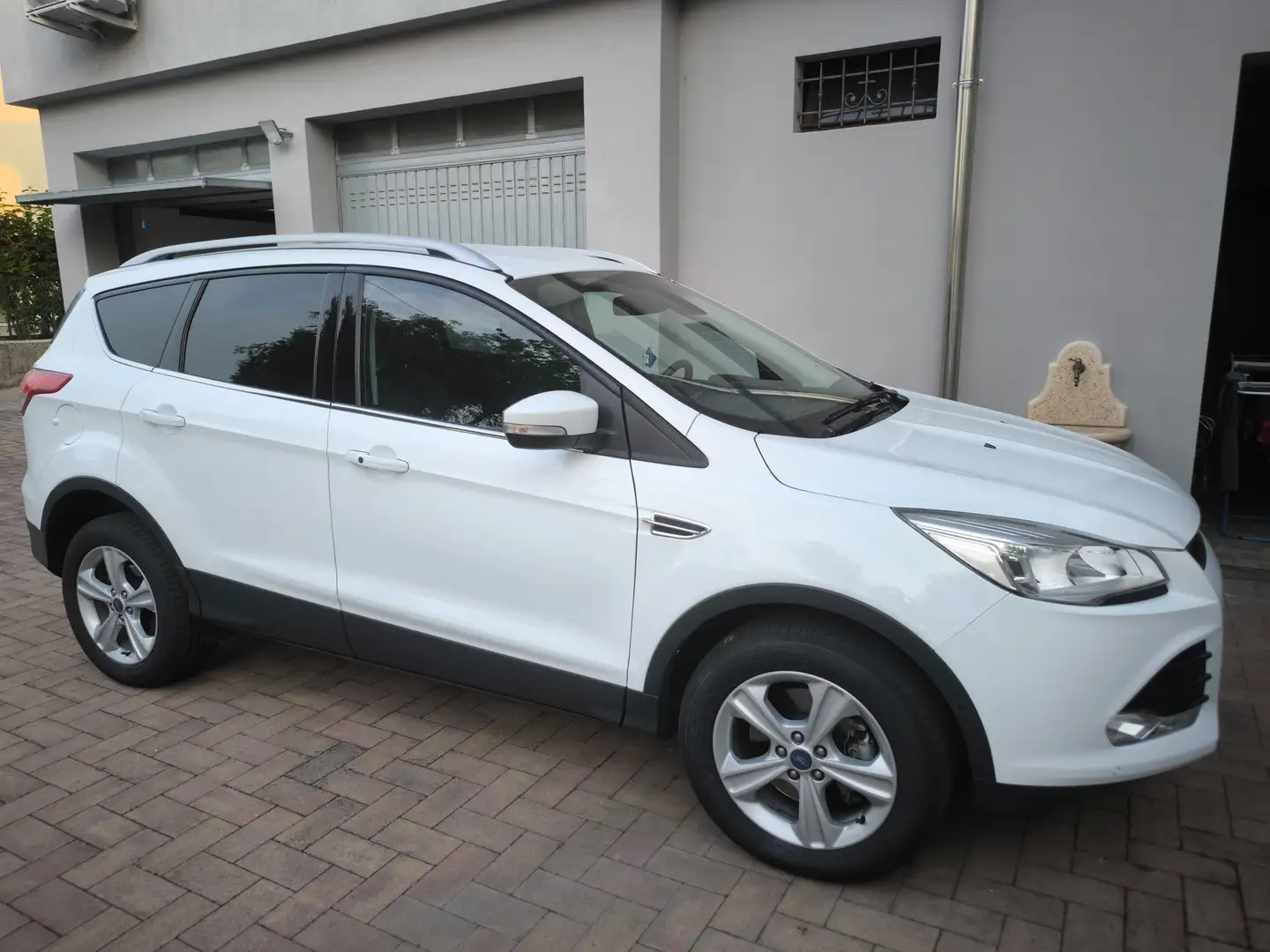 Ford Kuga Kuga 2.0 tdci Titanium 4wd 140cv Bianco - 1