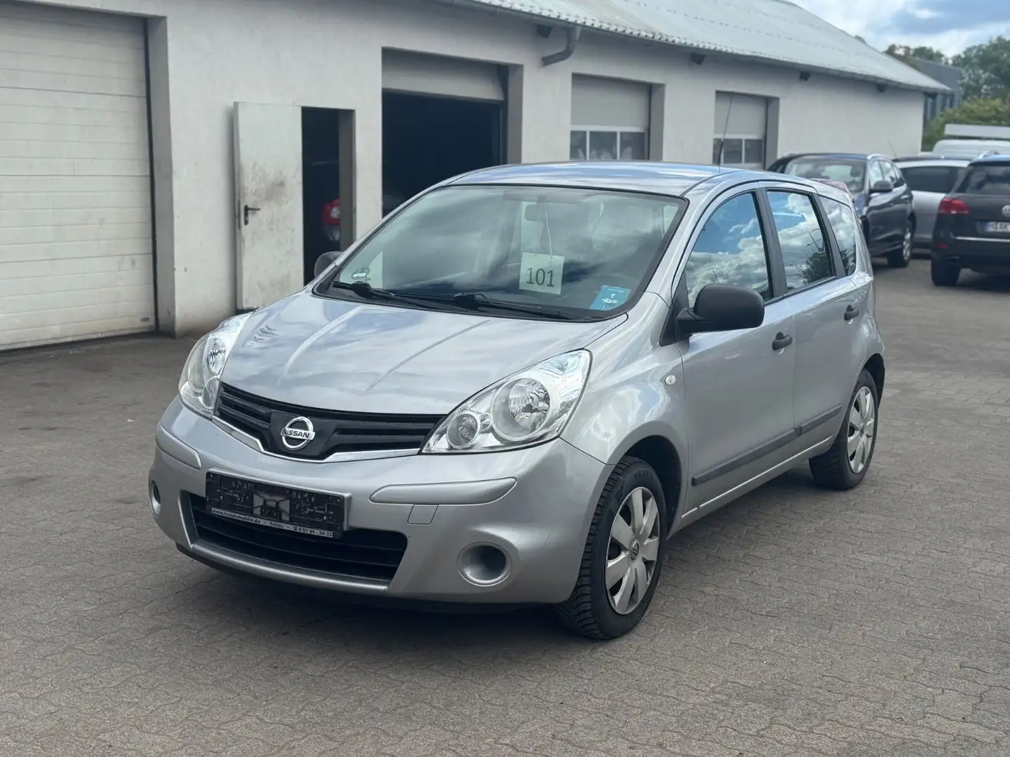 Nissan Note Visia Plateado - 1