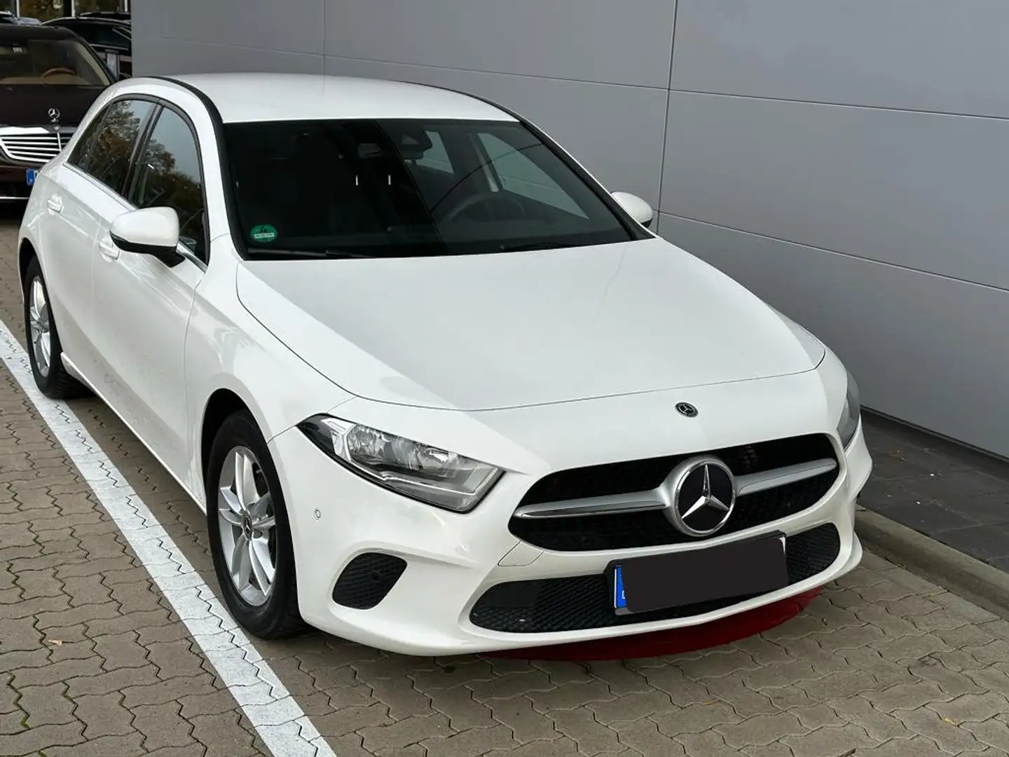 Mercedes-Benz A 180 A 180 d 7G-DCT Edition 1 Weiß - 2