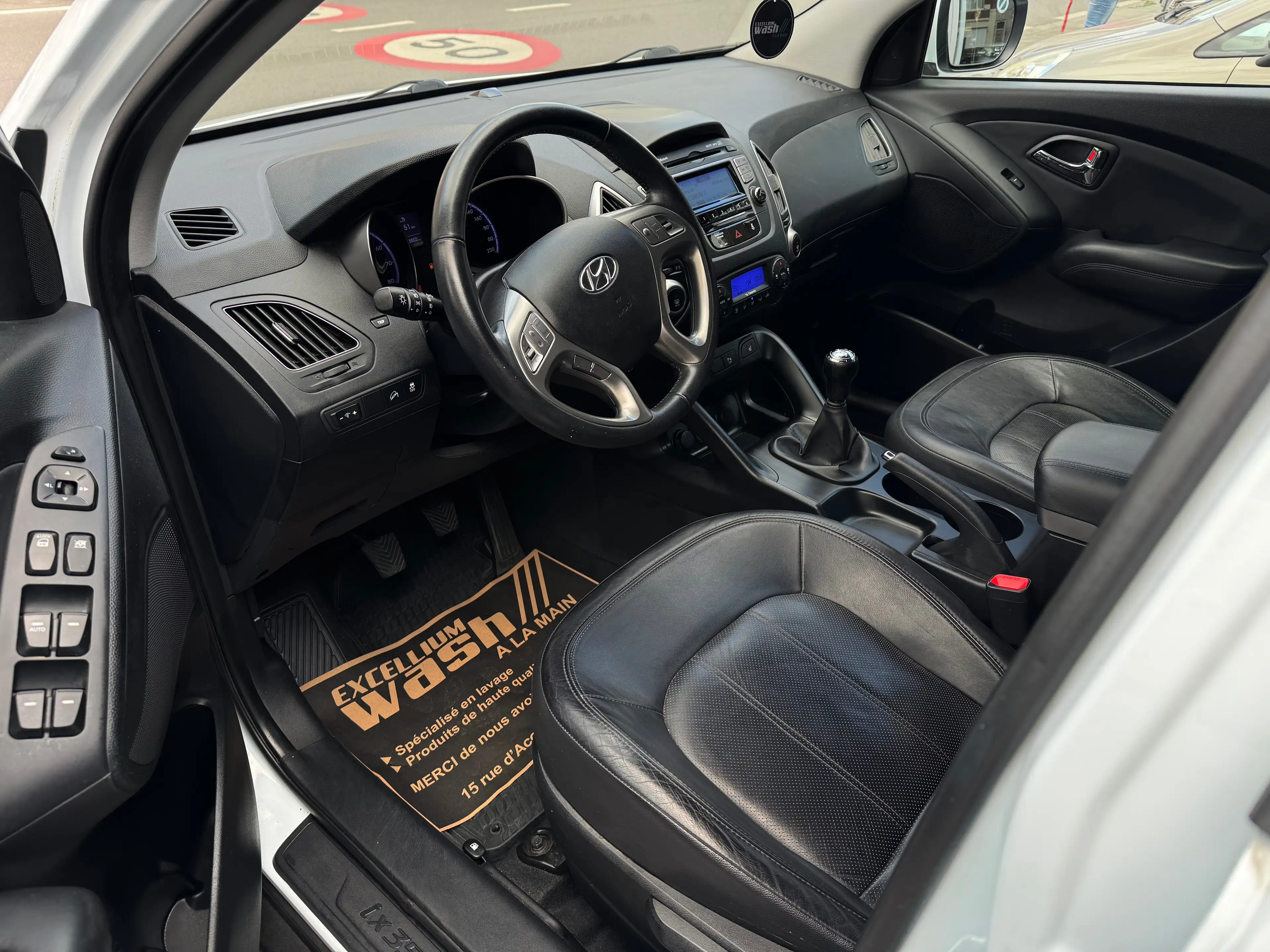 Hyundai iX35 2.0i 2WD Airco Cuir Jante Reglt Vts Carnet Garantie — photo 9