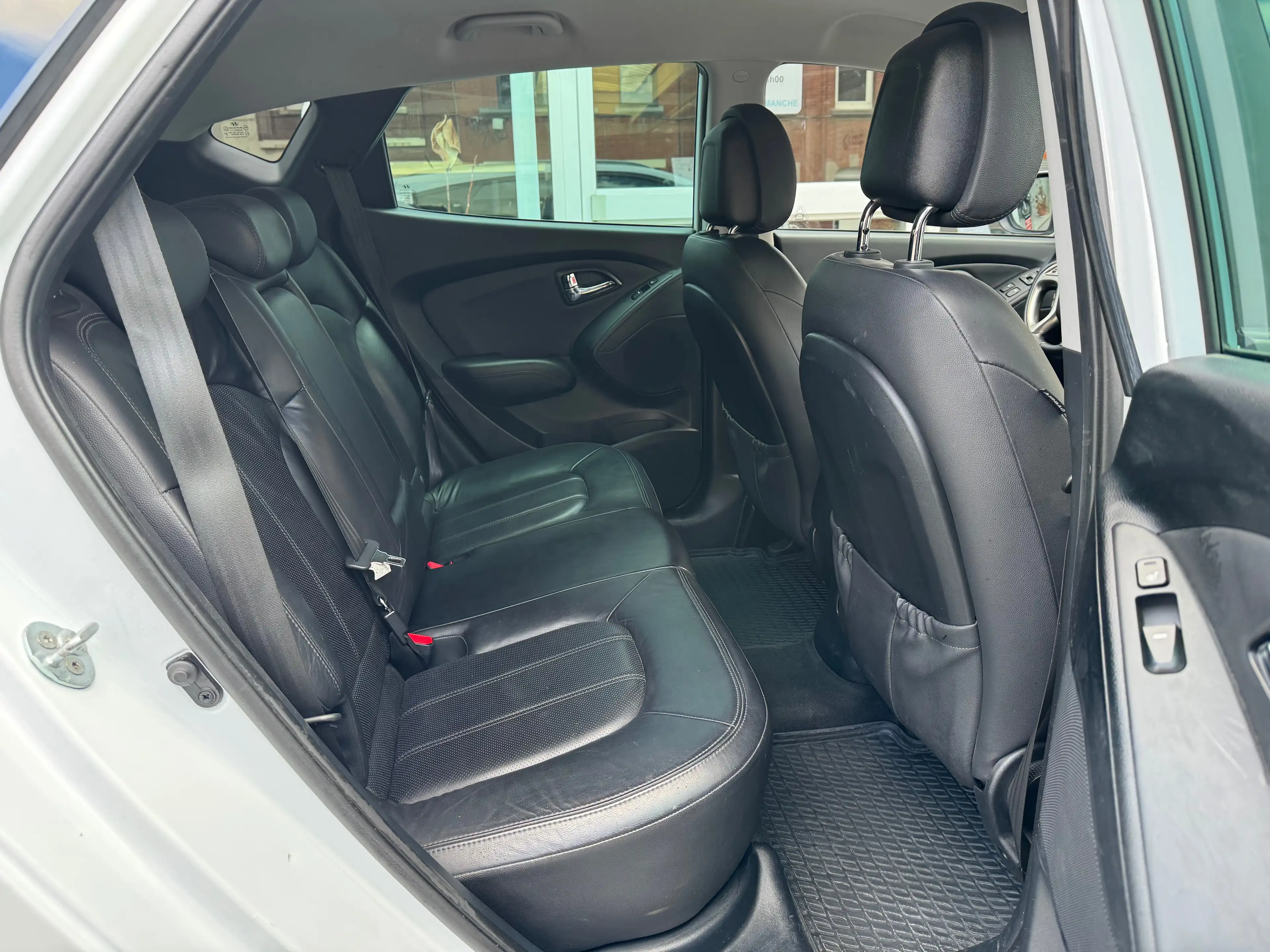 Hyundai iX35 2.0i 2WD Airco Cuir Jante Reglt Vts Carnet Garantie — photo 13