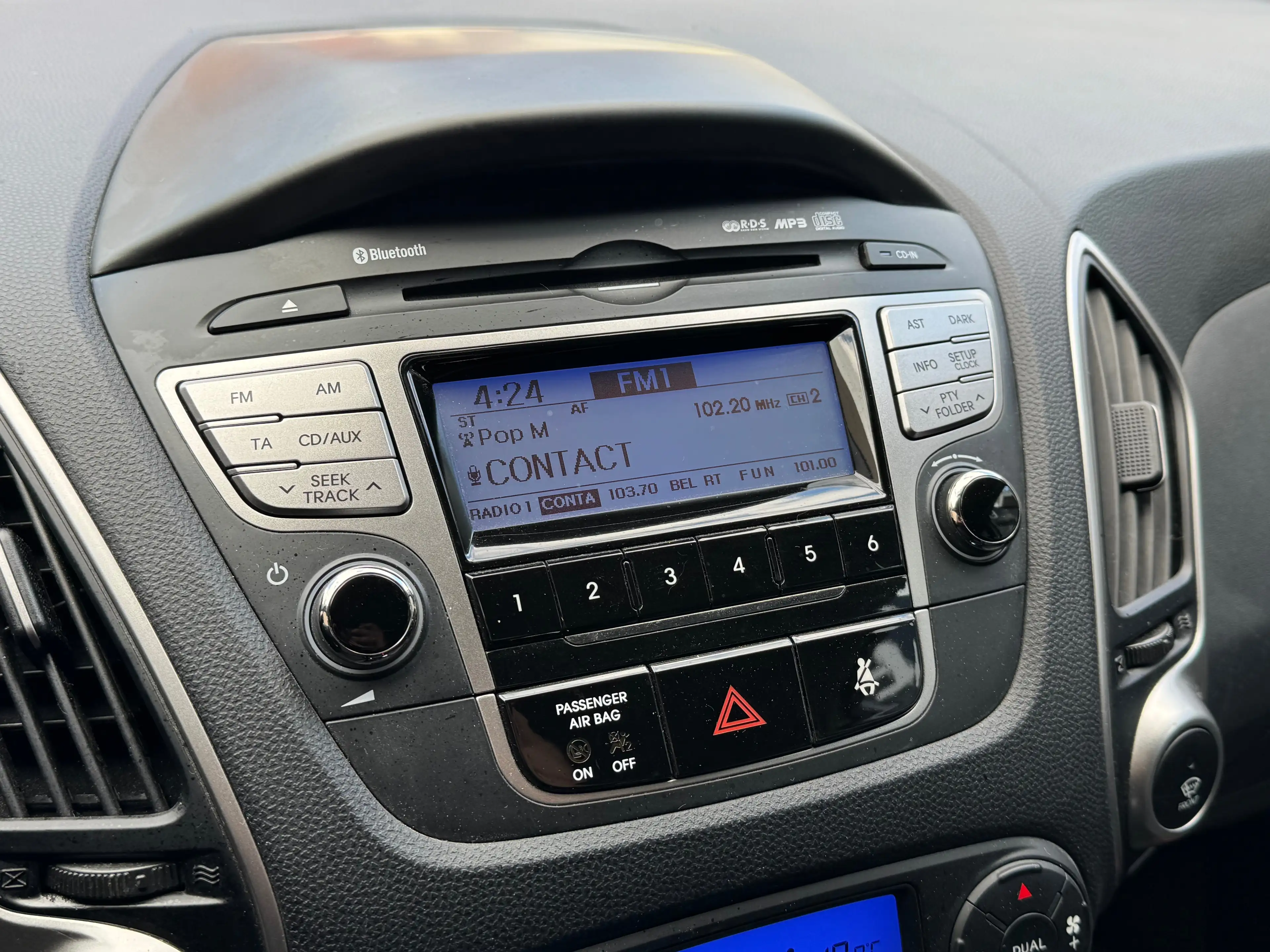 Hyundai iX35 2.0i 2WD Airco Cuir Jante Reglt Vts Carnet Garantie — photo 14