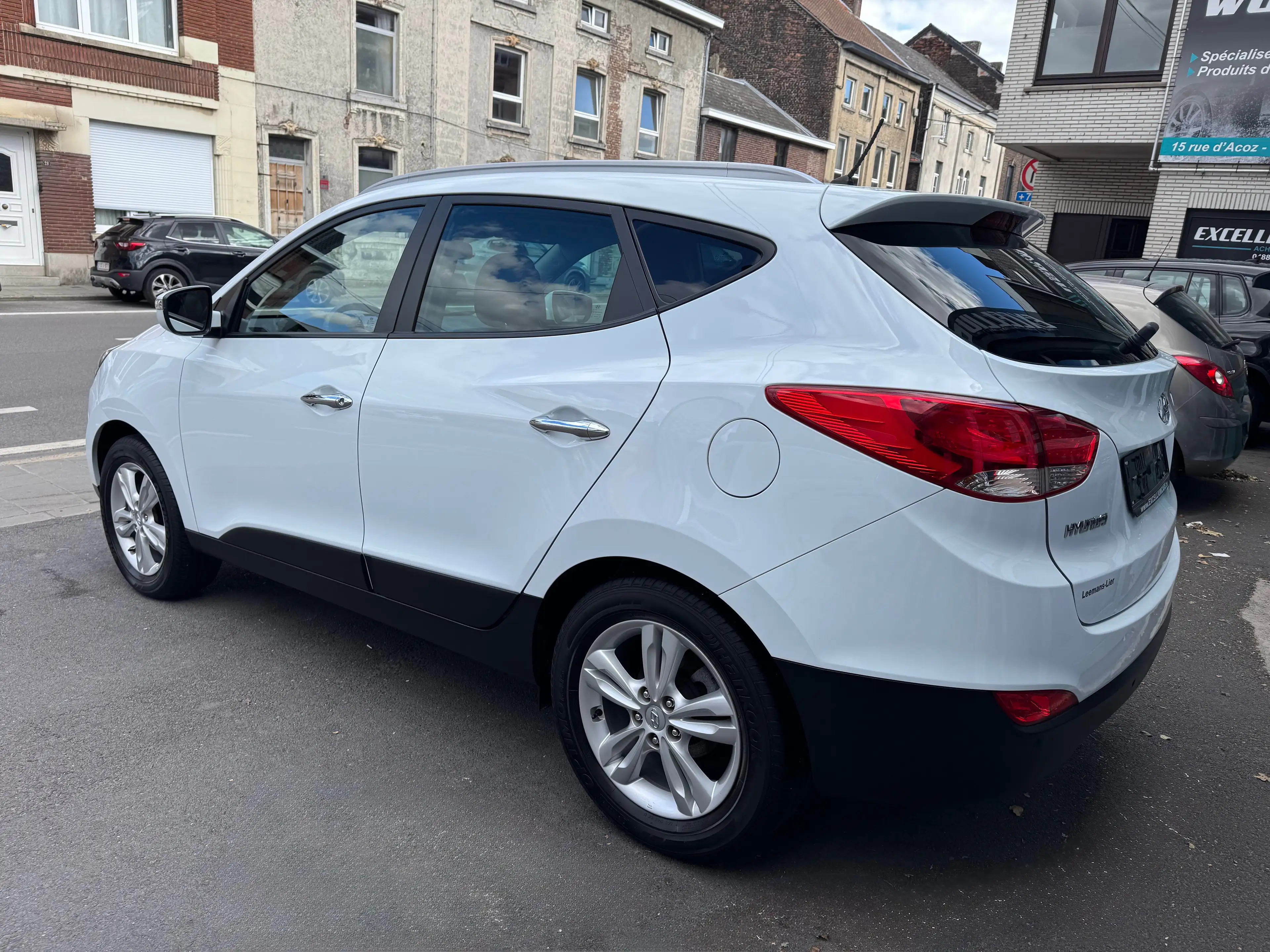 Hyundai iX35 2.0i 2WD Airco Cuir Jante Reglt Vts Carnet Garantie — photo 3