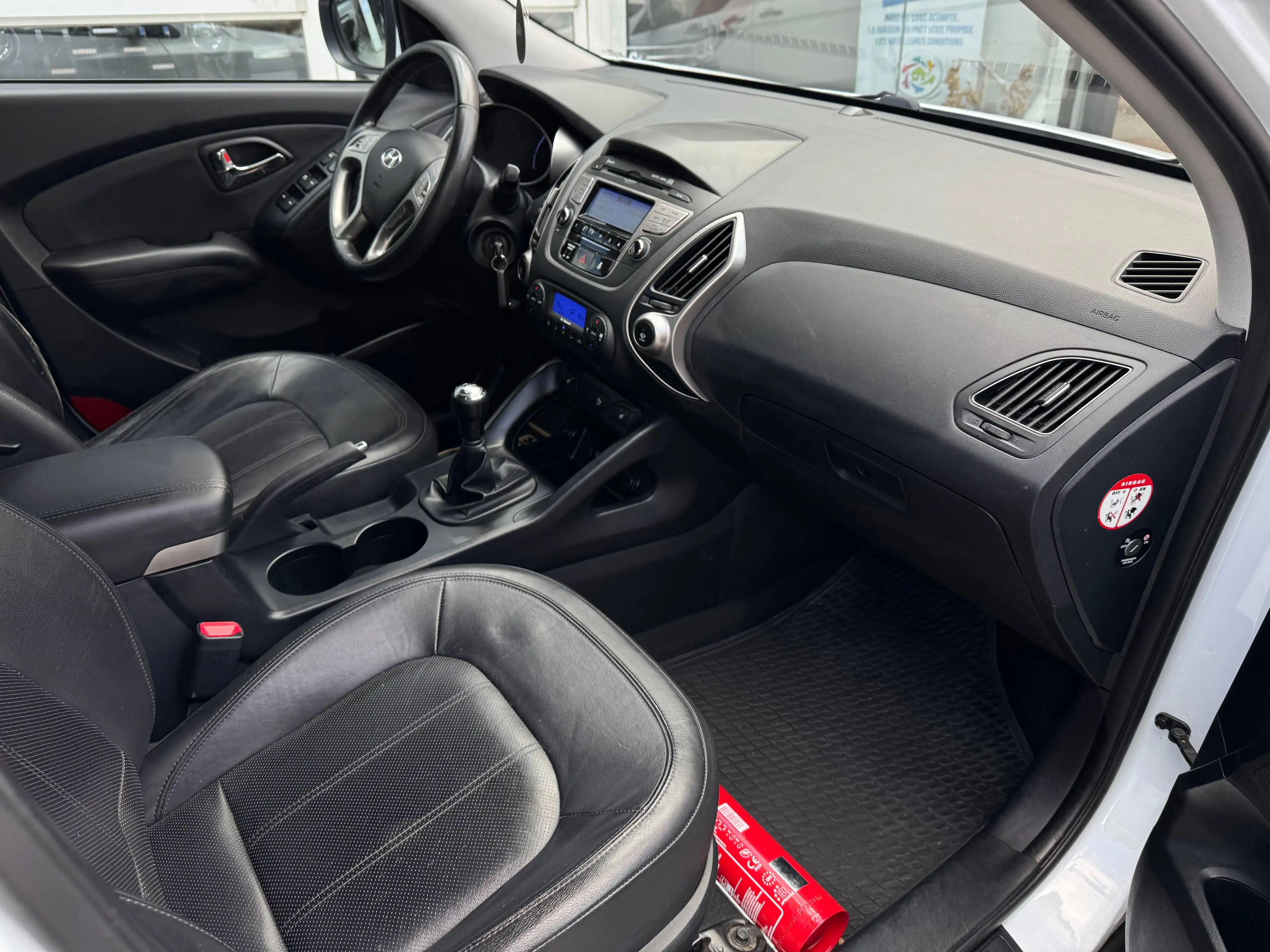 Hyundai iX35 2.0i 2WD Airco Cuir Jante Reglt Vts Carnet Garantie — photo 10
