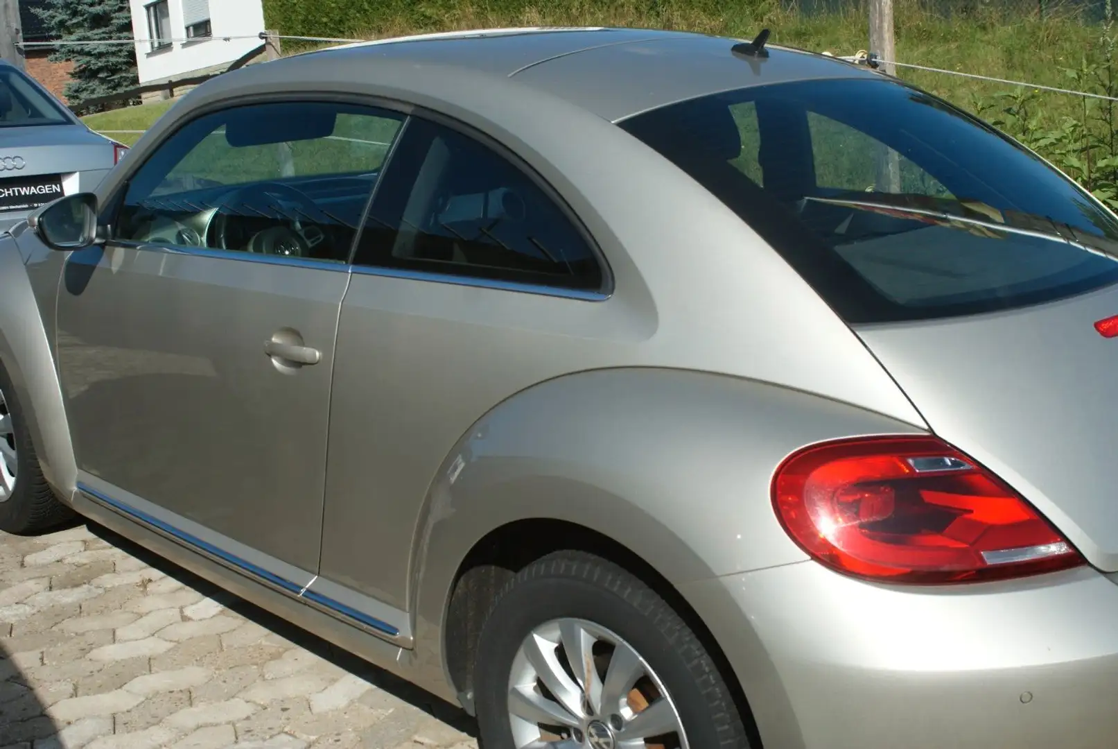 Volkswagen Beetle 1.2 TSI Design Grau - 2