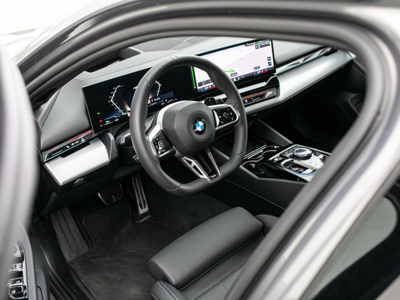 BMW 520 d xDrive Lim M-Sport PRO AHK PANO ACC H&K 360° — photo 7