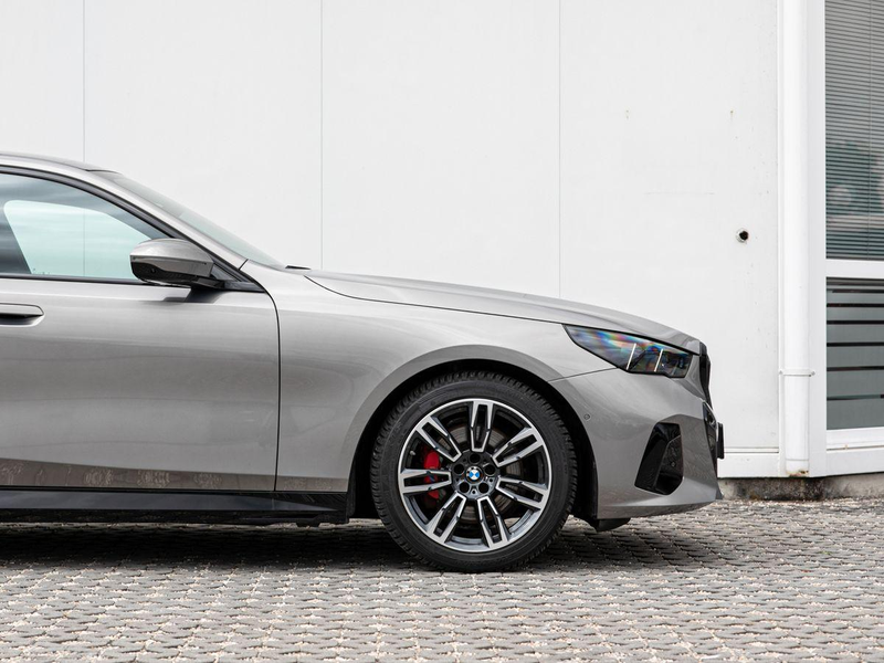 BMW 520 d xDrive Lim M-Sport PRO AHK PANO ACC H&K 360° — photo 4