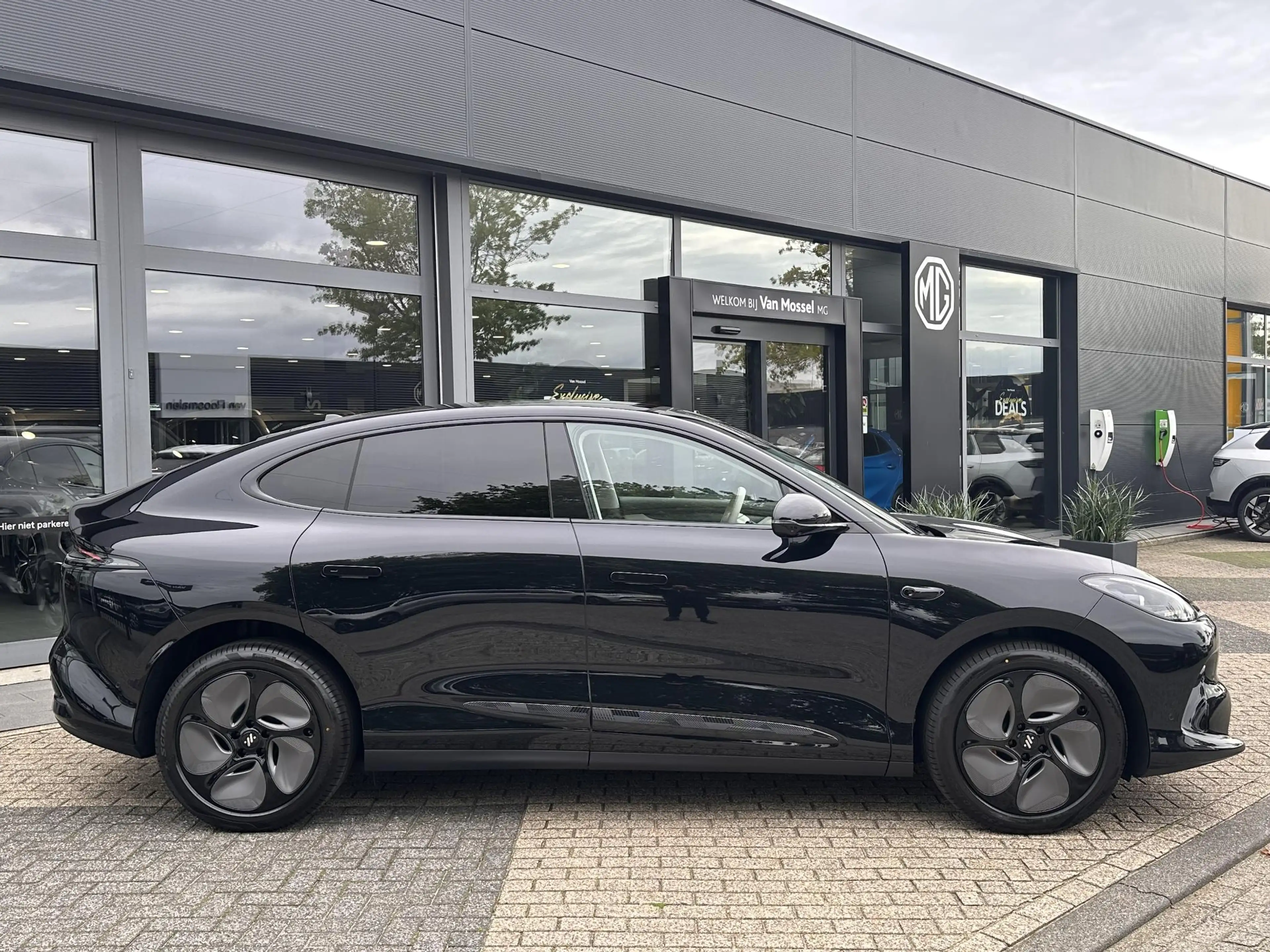 MG IM6 MG 100 Long Range RWD 555km WLTP | 407PK RWD | Ach — photo 13