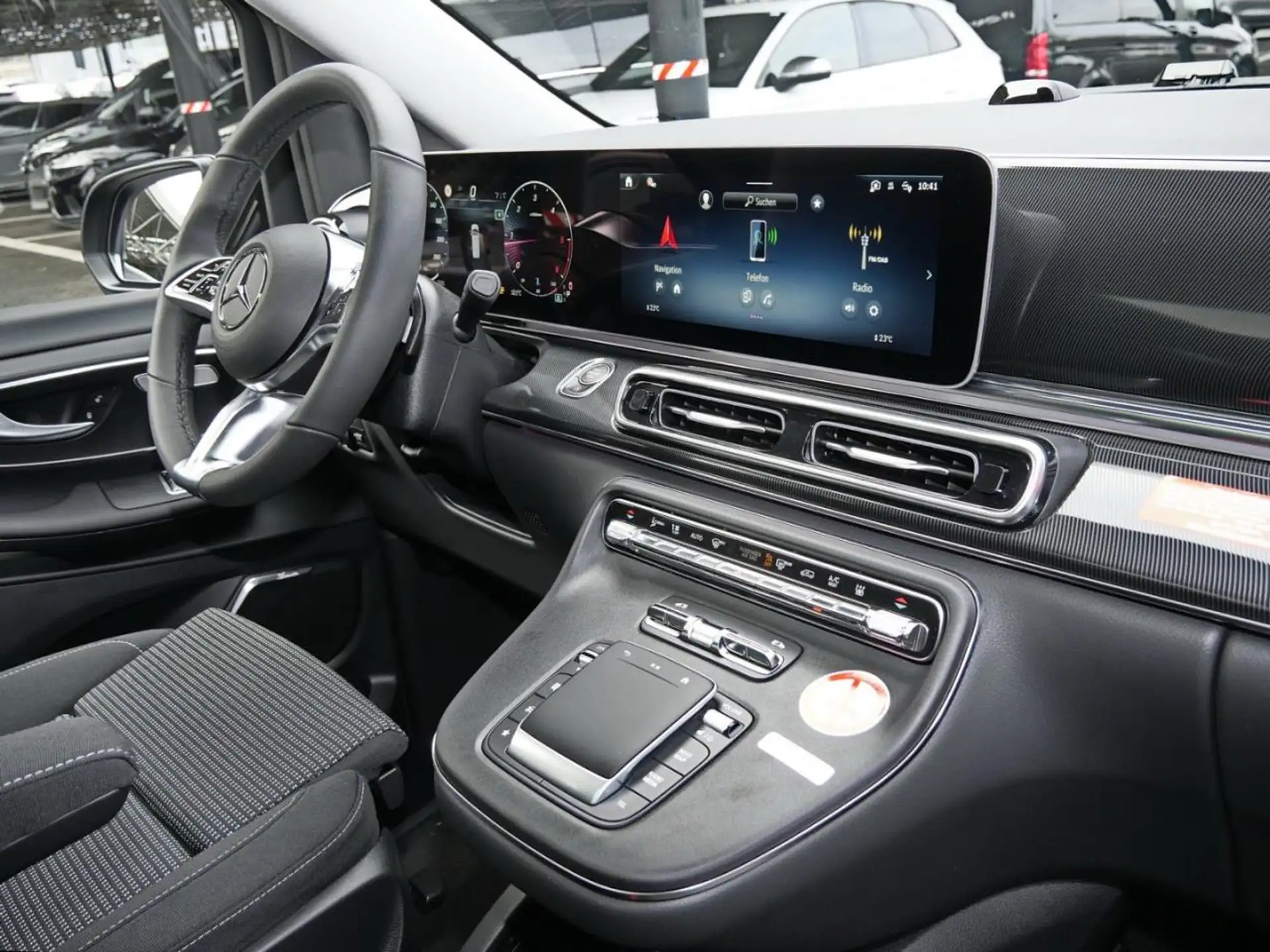 벤츠 Mercedes-Benz V 300 d STYLE Lang Standhzg Distronic 360° AHK 2026 블랙 사진 7