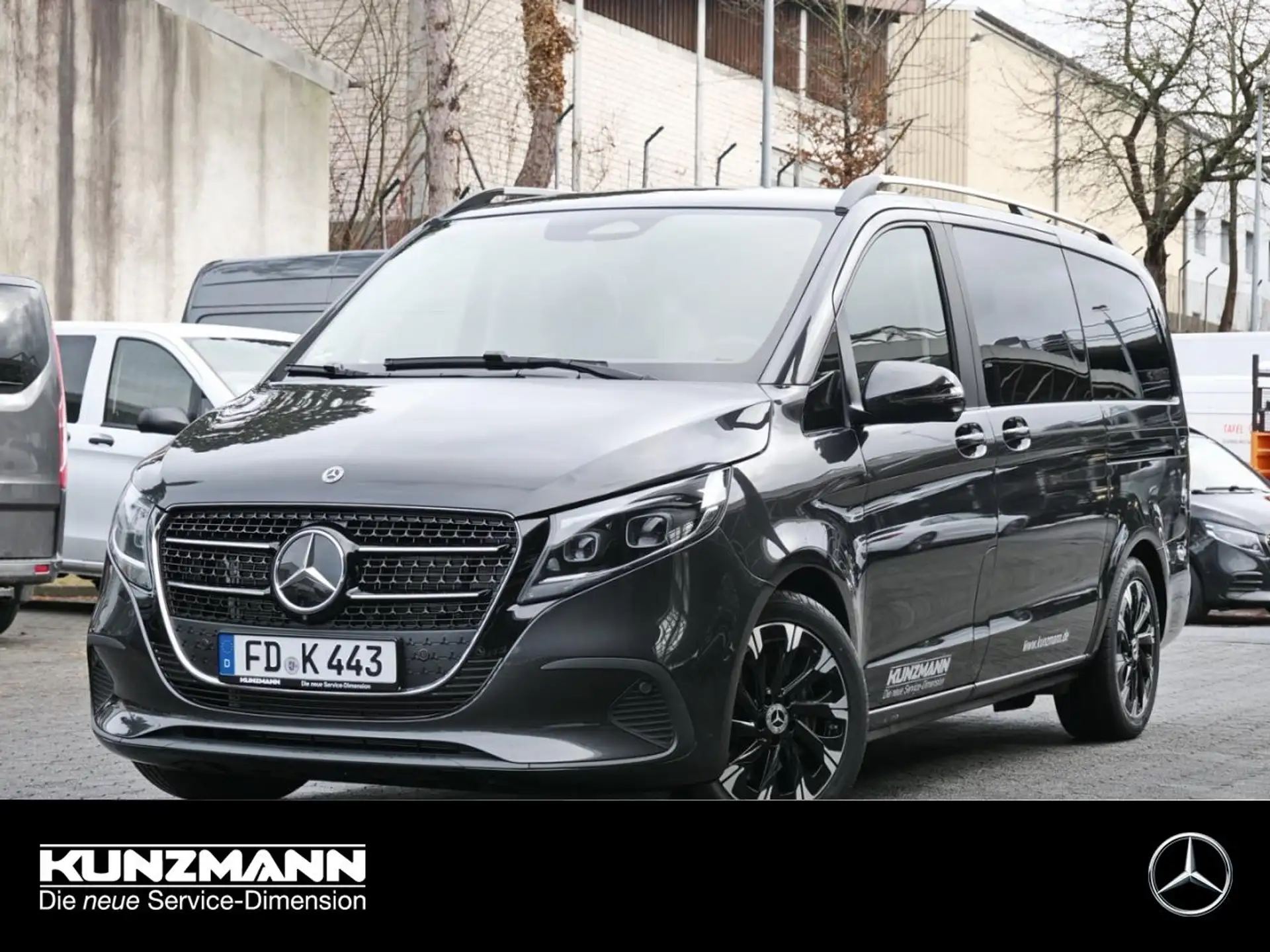 벤츠 Mercedes-Benz V 300 d STYLE Lang Standhzg Distronic 360° AHK 2026 블랙 사진 1