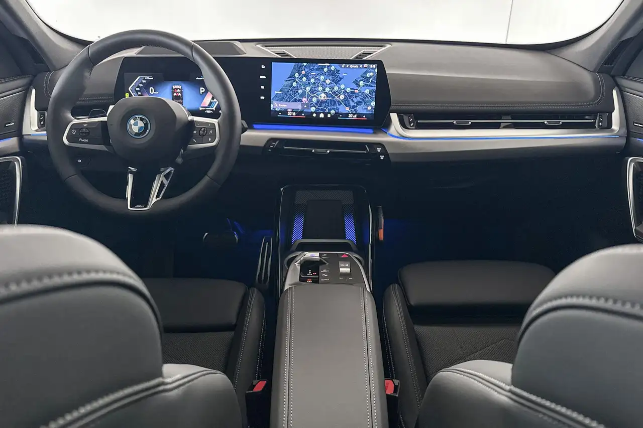 BMW iX1 2026 — фото 12