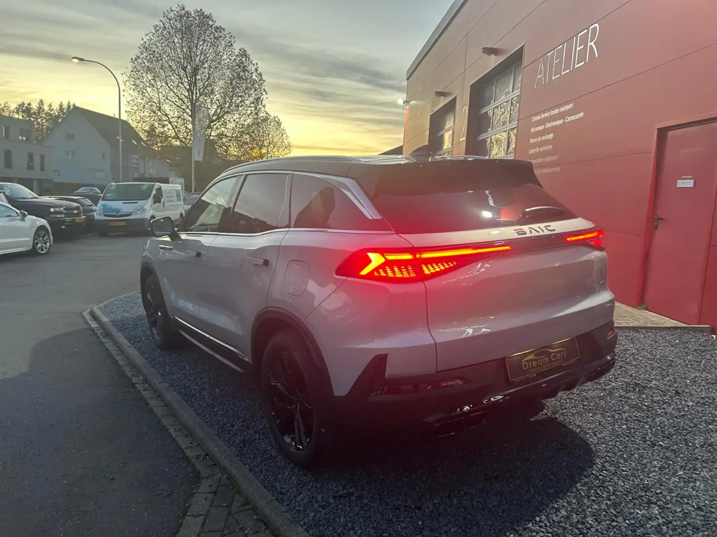 BAIC Beijing X75 1.5 TURBO AUTO FULL OPTIONS Grau - 2
