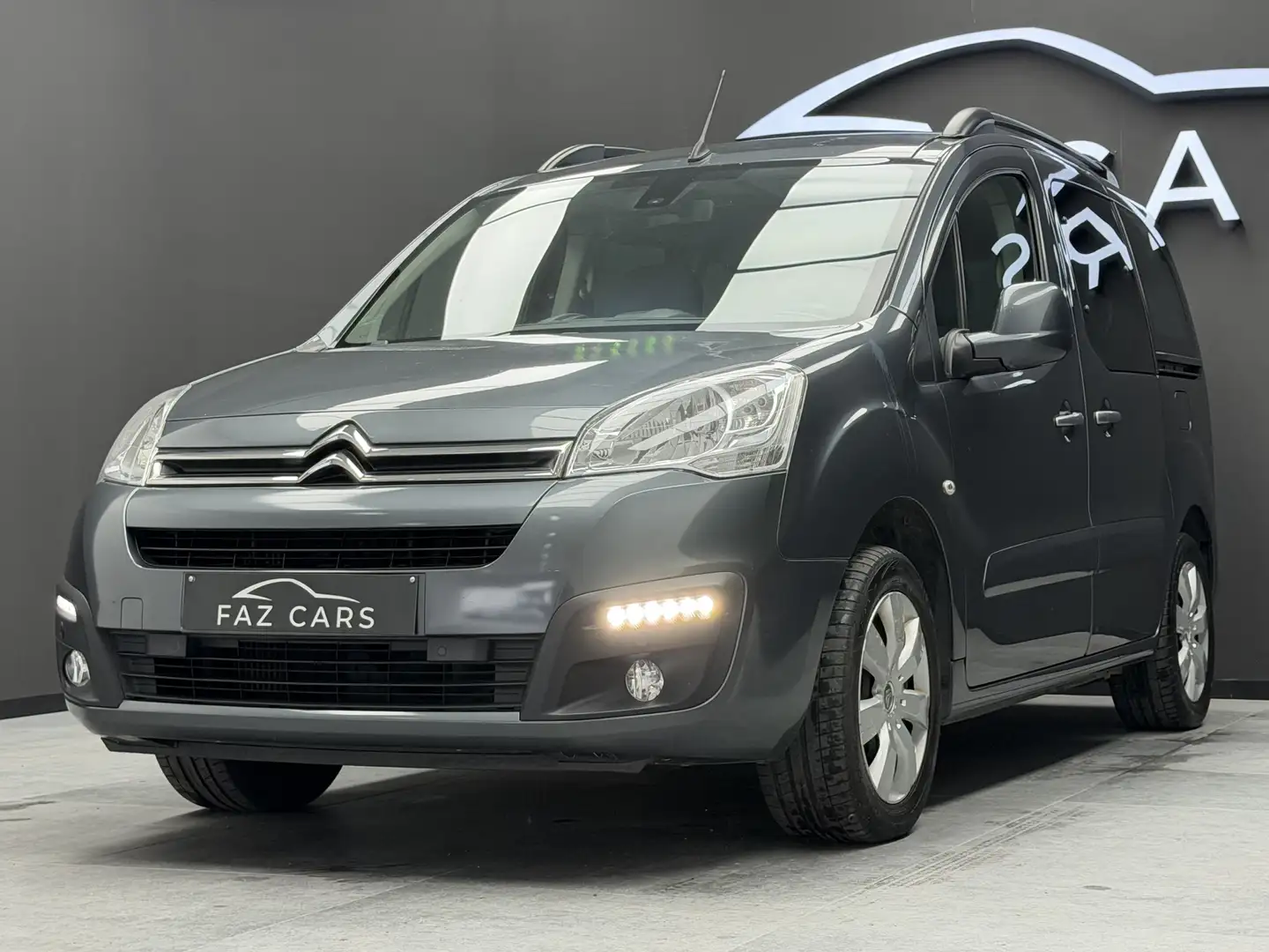 Citroen Berlingo Multispace 1.2i *1ER PROP + ECRAN + CAMERA + CLIM* Grigio - 2