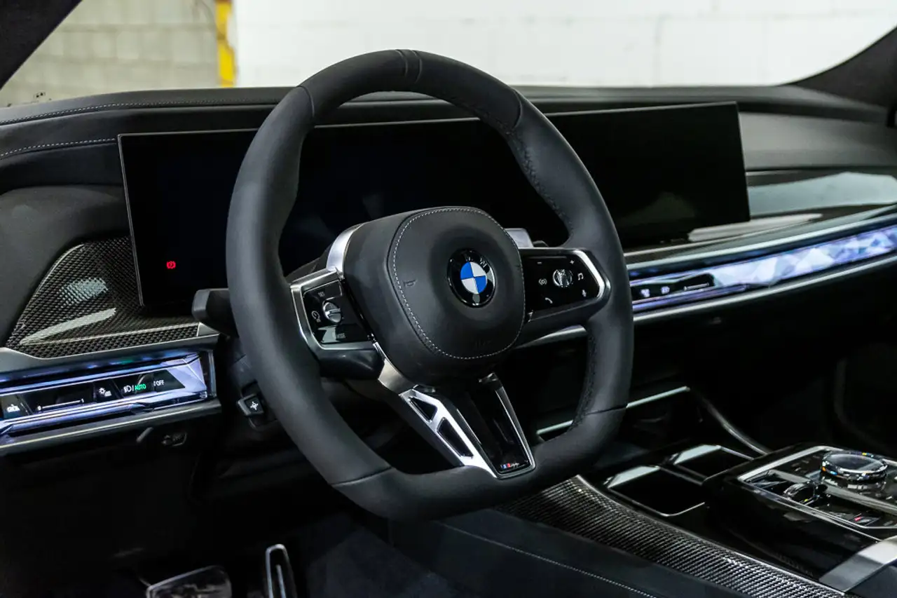 BMW 7 Series снимка BMW 7 Series