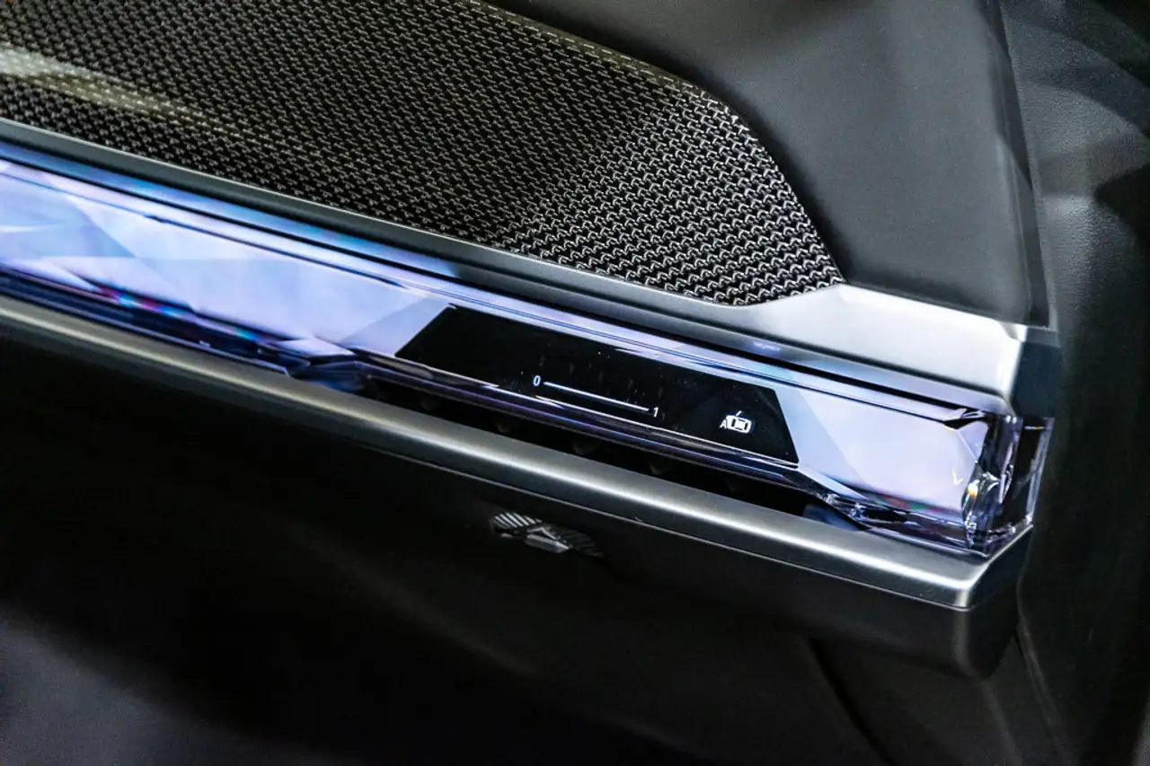 BMW 7 Series снимка BMW 7 Series
