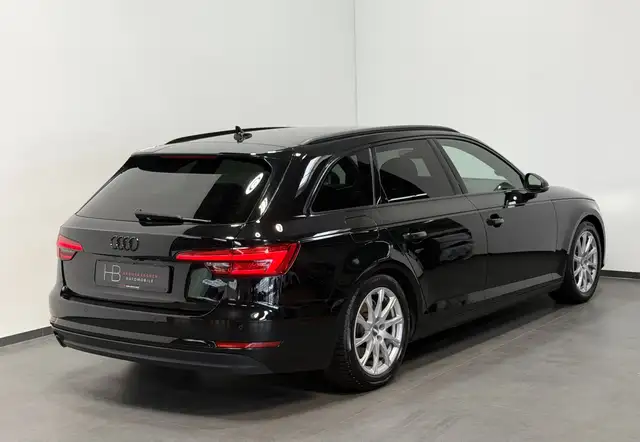 Audi A4 view 5