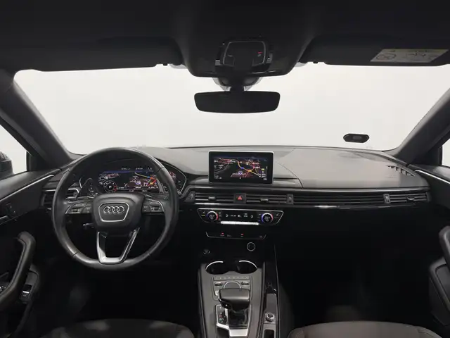 Audi A4 view 11
