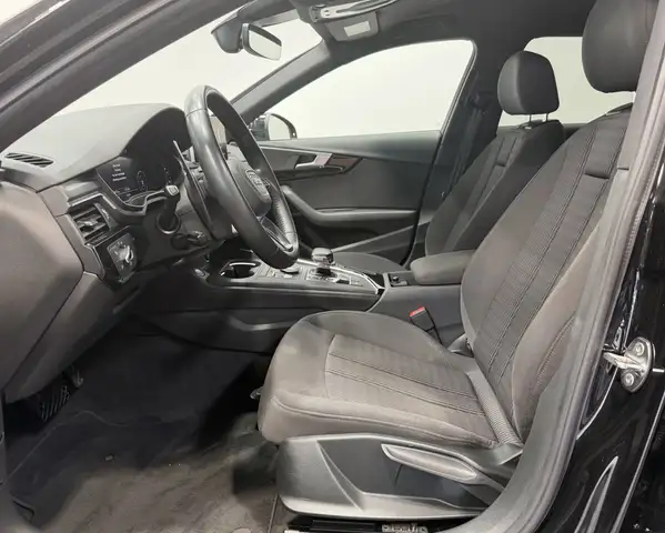 Audi A4 view 7