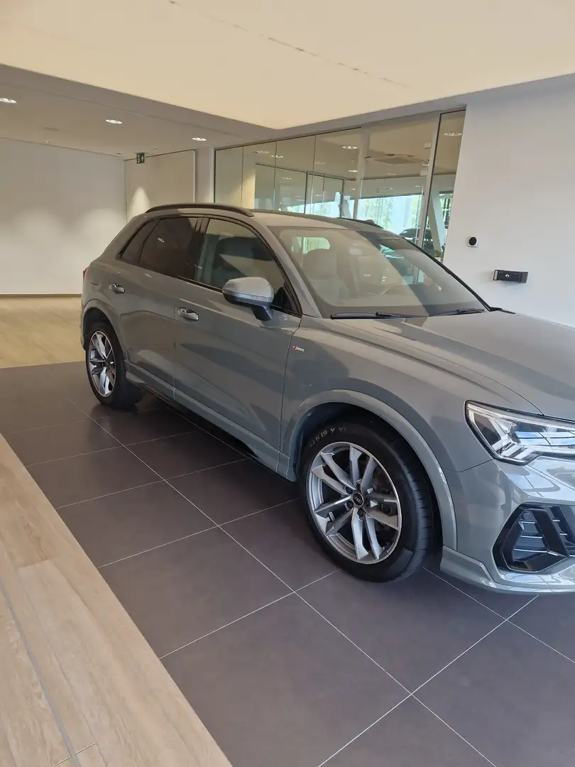 Audi Q3 35 TDi Business Edition Attraction S tronic - 1