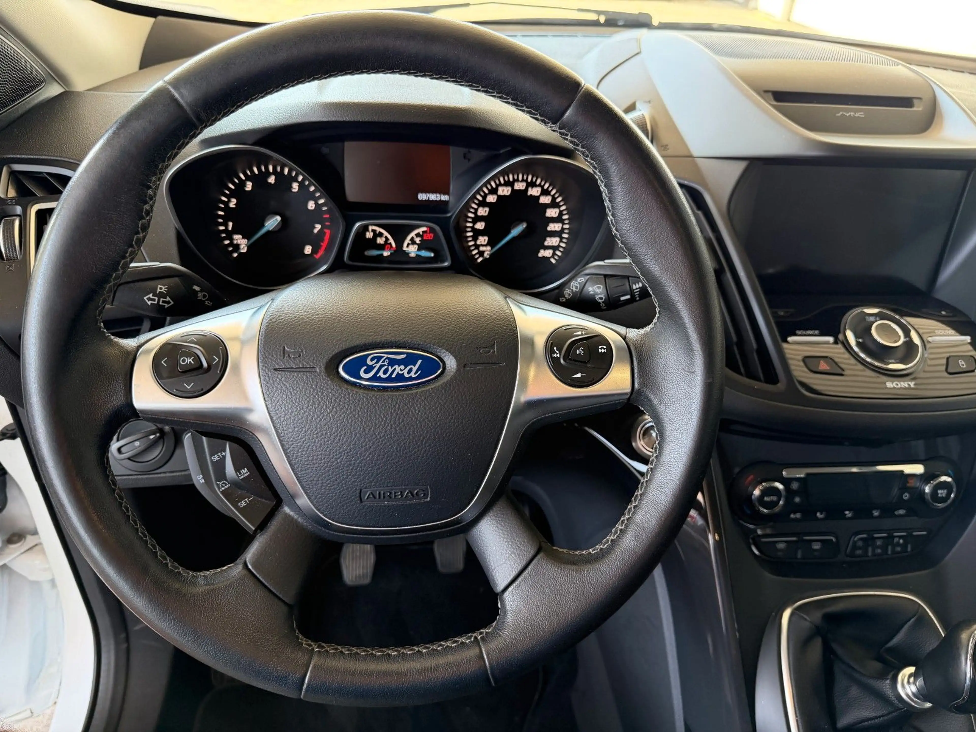 Ford Kuga Individual — photo 13