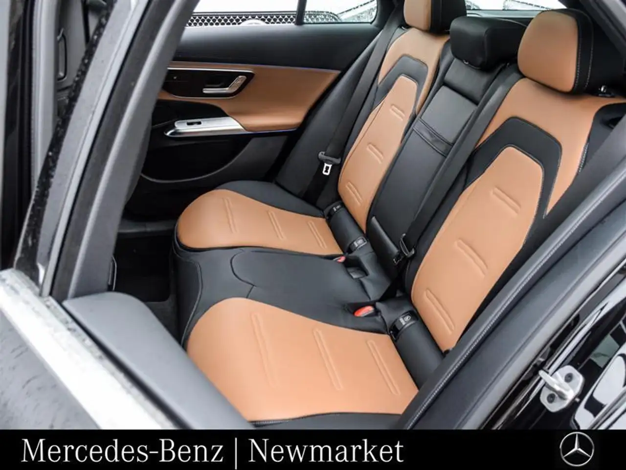 Mercedes-Benz E-Class снимка Mercedes-Benz E-Class