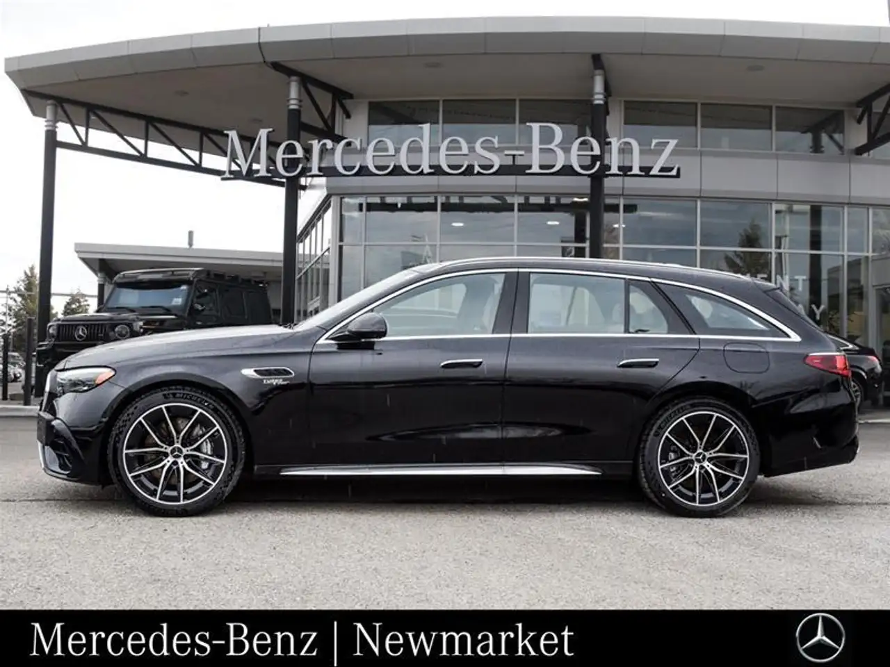 Mercedes-Benz E-Class снимка Mercedes-Benz E-Class