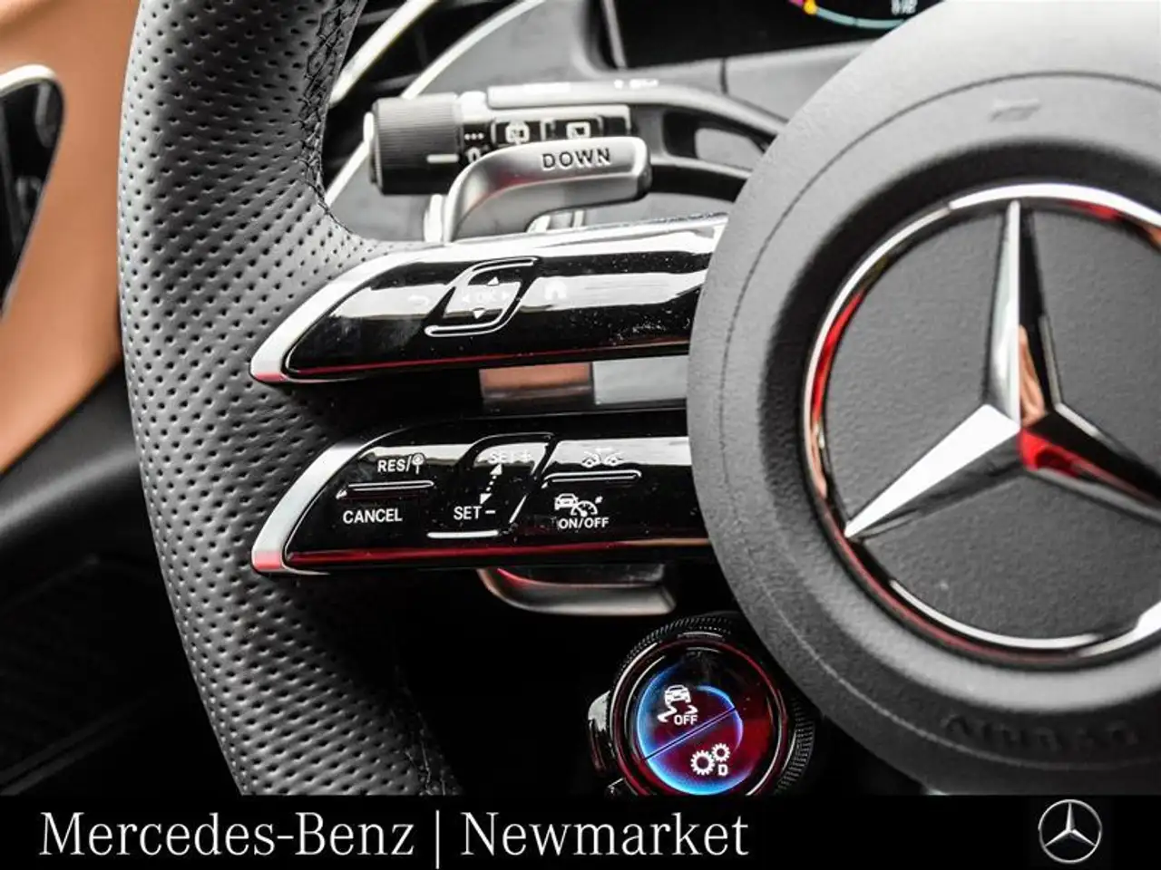 Mercedes-Benz E-Class снимка Mercedes-Benz E-Class