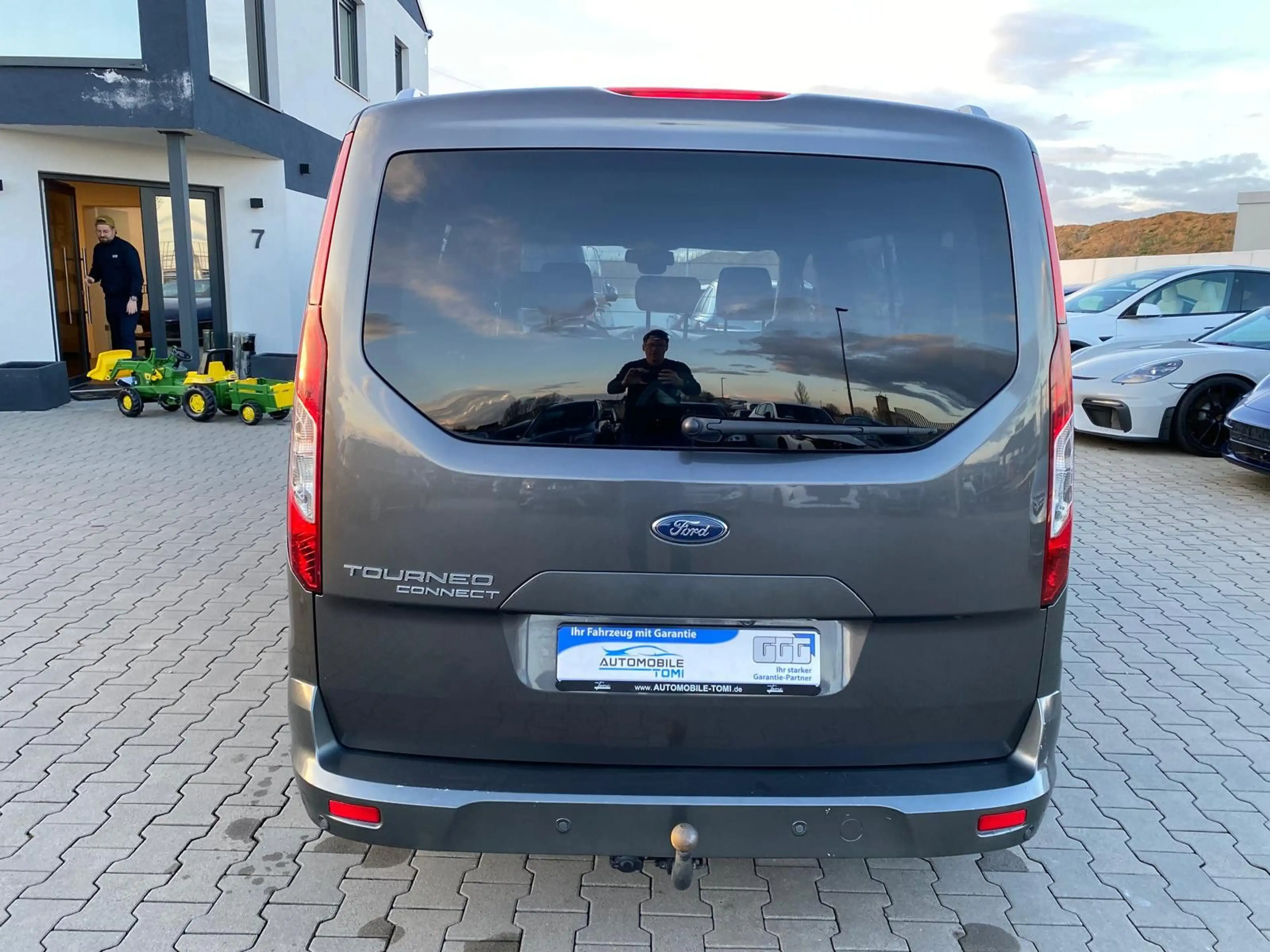 Ford Tourneo Connect Titanium/PANO/NAVI/R-KAM/7Sitze/ — photo 4