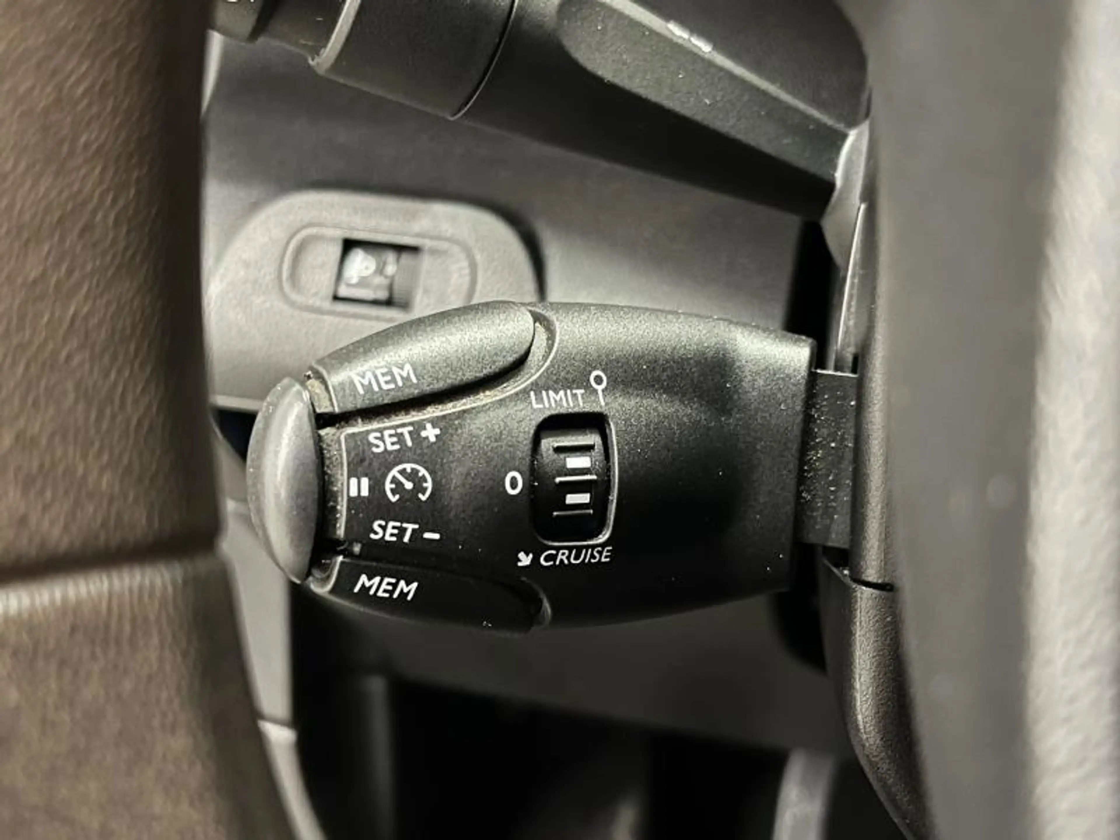 Peugeot Rifter 1.2i 110cv 5 Places Navi/Clim/Cruise/Cam — photo 12