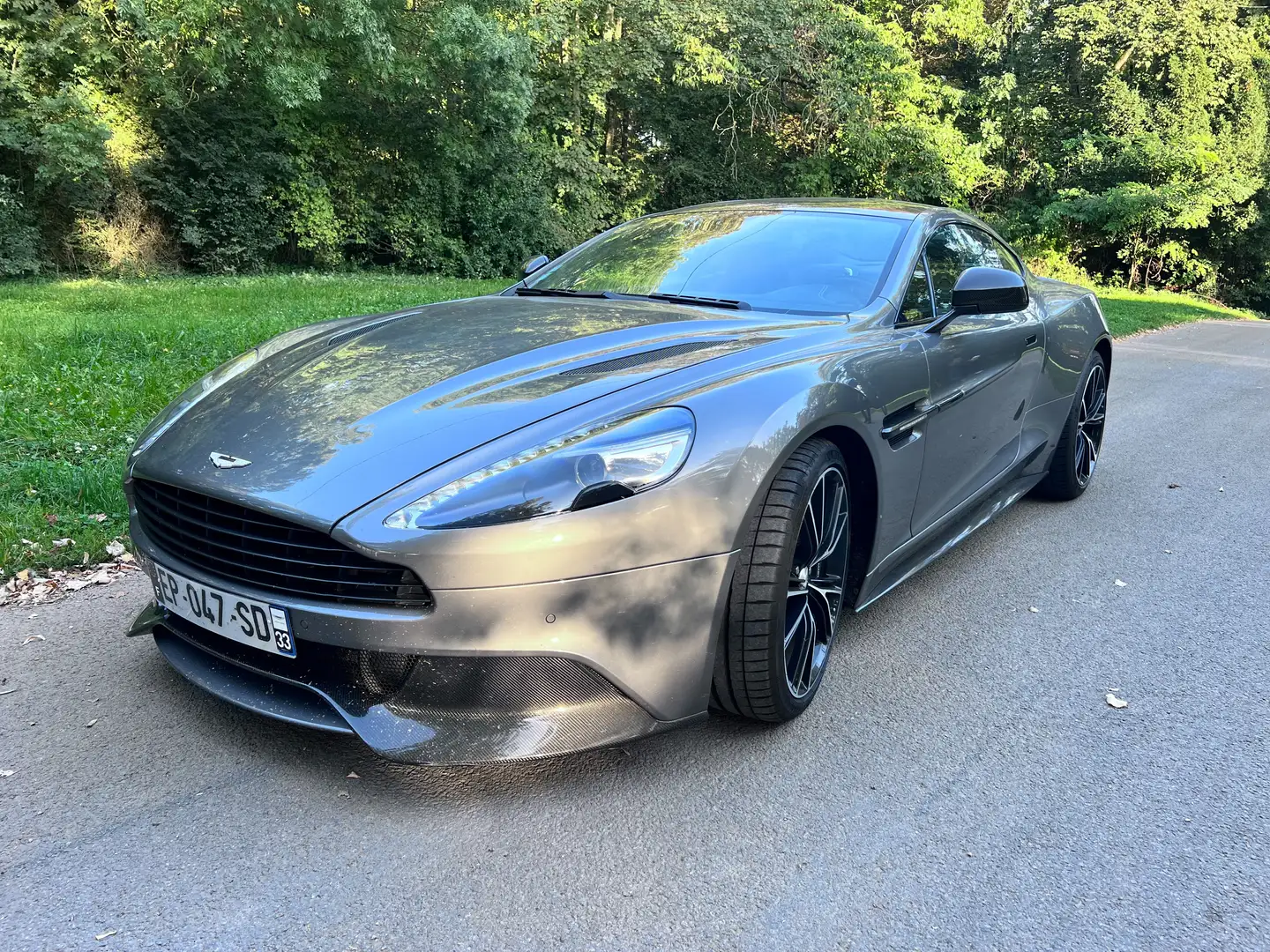 Aston Martin Vanquish Coupe V12 6.0 576 ch Touchtronic 3 Szary - 1