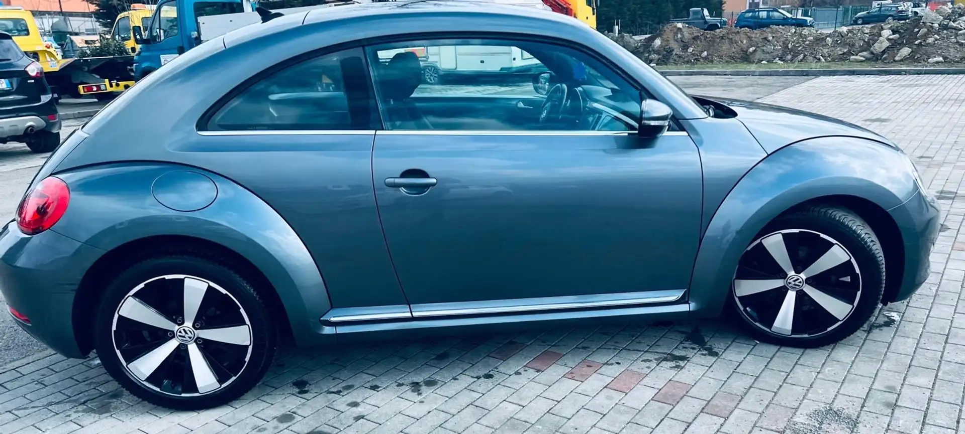 Volkswagen Beetle Grigio - 2