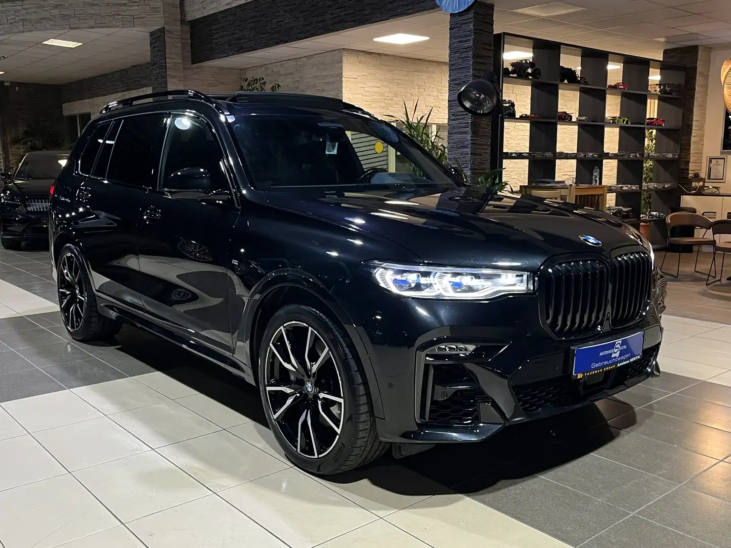 BMW X7 AHK M Sport Pano Laser 7-Sitzer HUD 22LM Schwarz - 1
